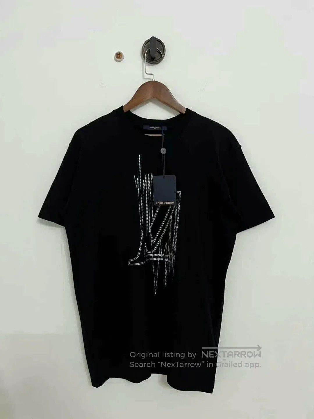 Louis Vuitton louis vuitton black logo short sleeve shirt. Size US M / EU 48-50 / 2 - 1 Thumbnail