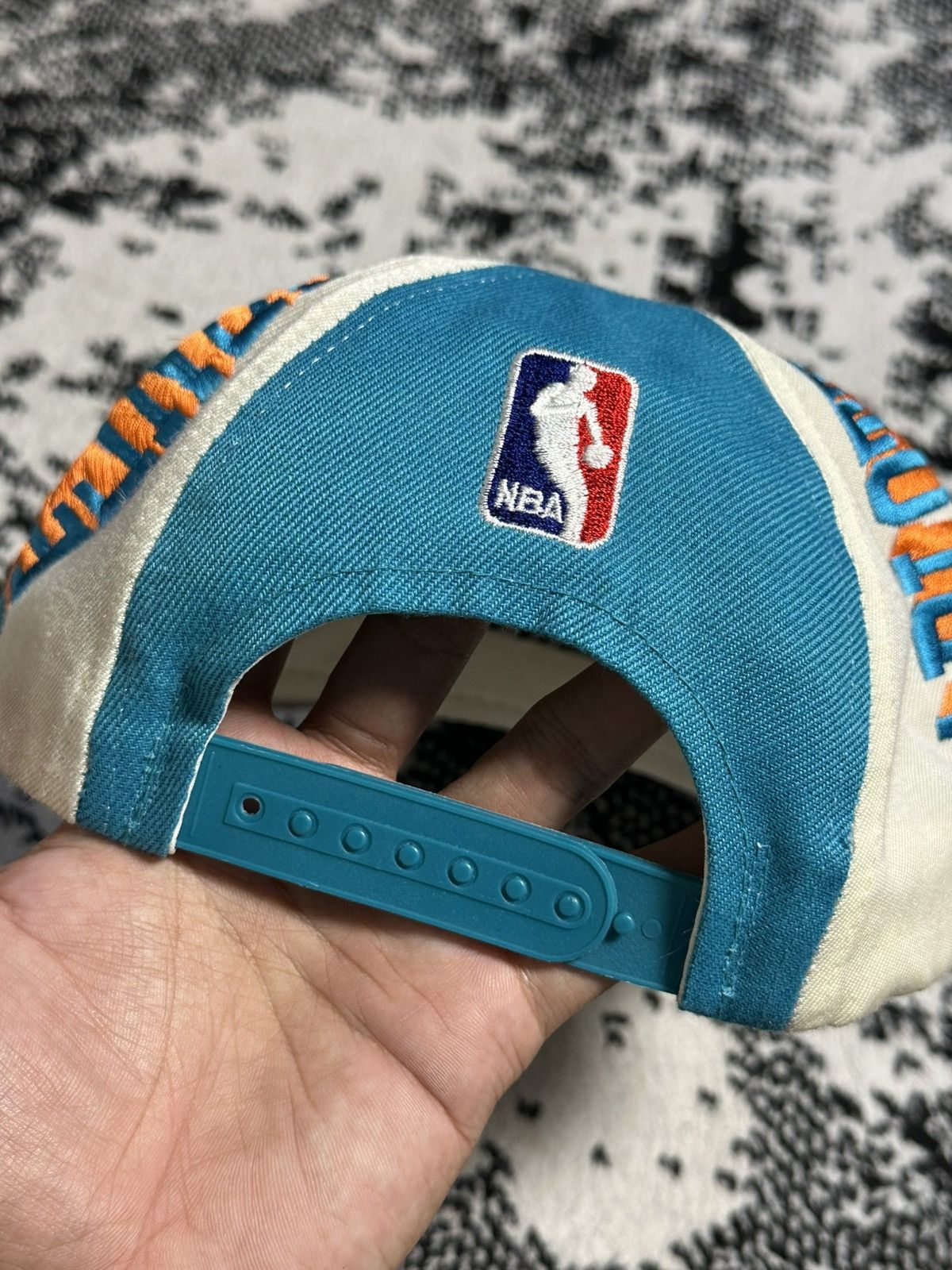 Vintage Vintage 90s Charlotte Hornets NBA Colombian Hat Big Logo Size ONE SIZE - 5 Thumbnail