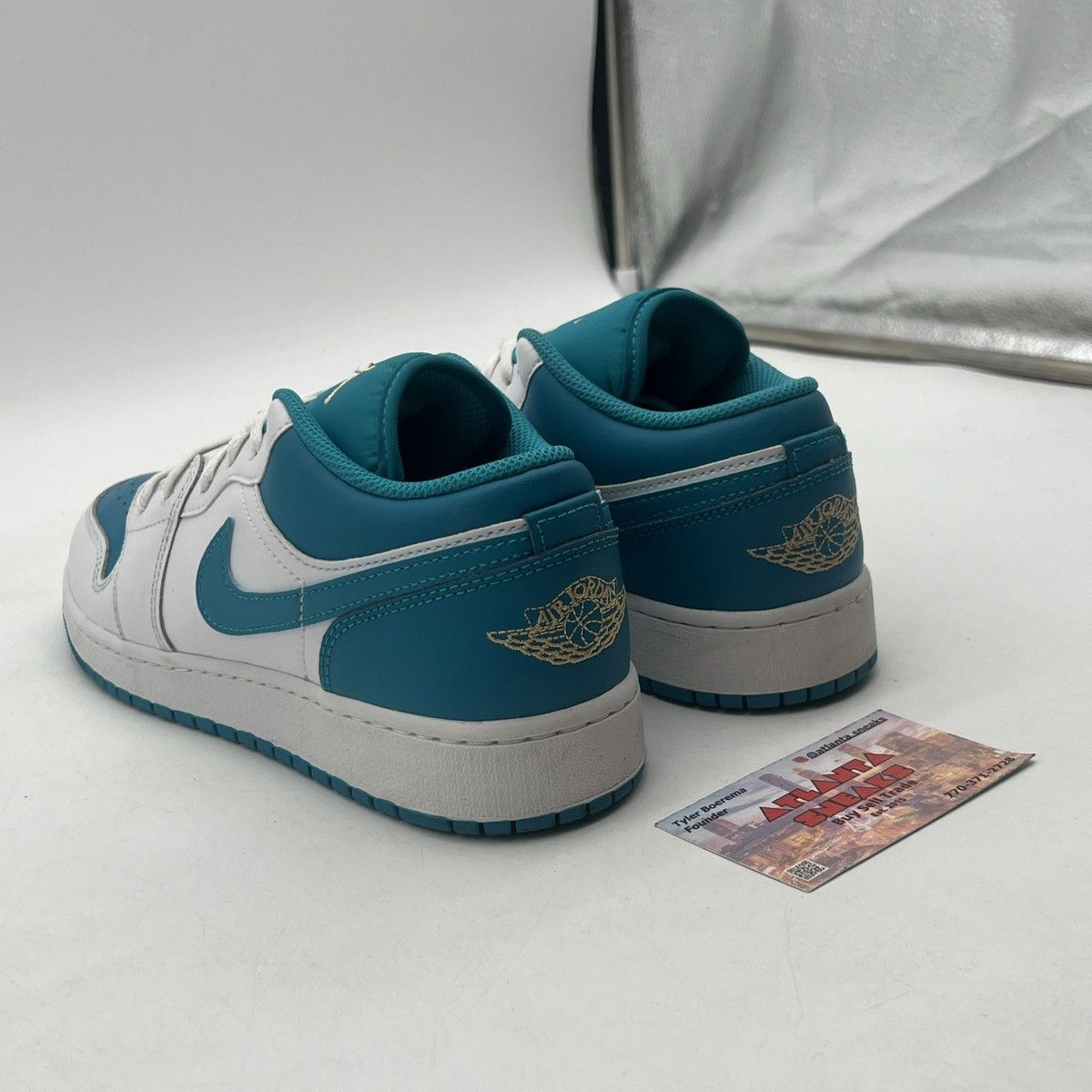 Nike Air Jordan 1 Low aquatone Size US 7 / EU 40 - 4 Thumbnail