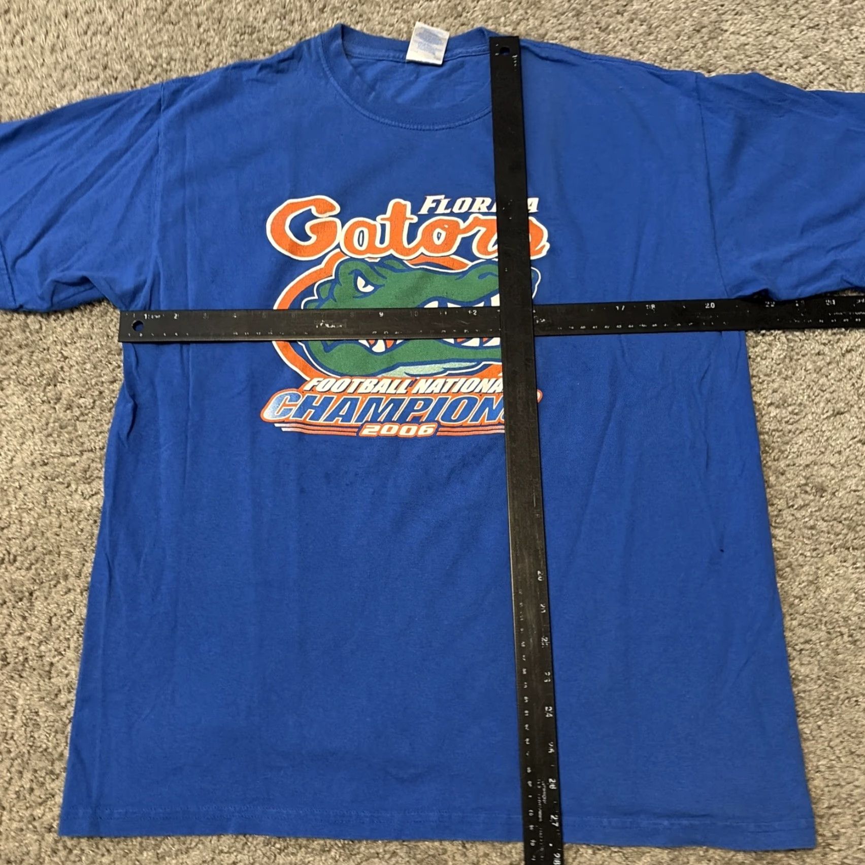 Gildan VINTAGE Florida Gators Football National Champions Blue T-Shirt L Men Long Sleeve Large Blue Gildan Shirts Men 2006 Champions Size US L / EU 52-54 / 3 - 5 Thumbnail