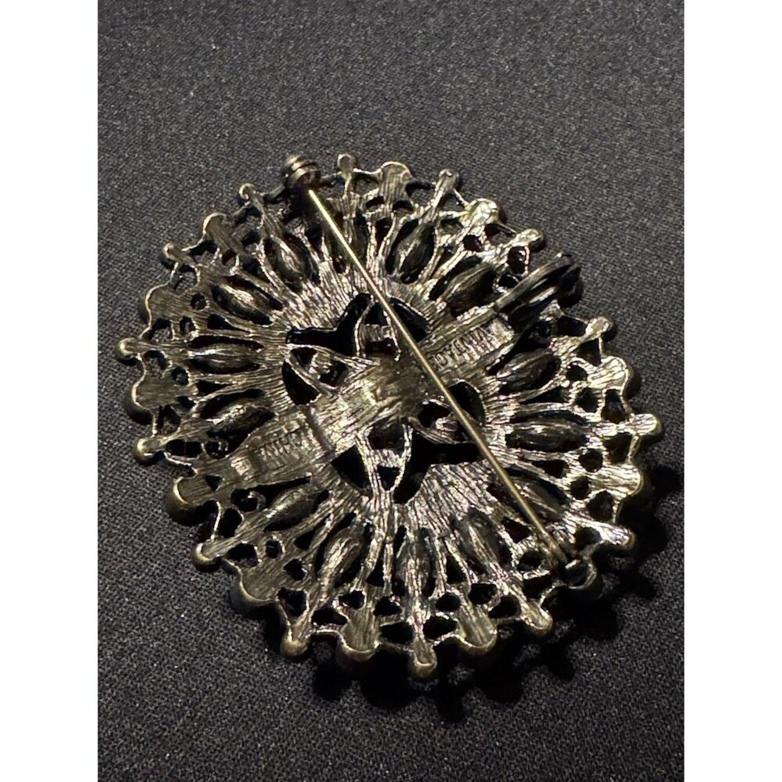 Other Statement Brooch Pendant Rhinestone Contemporary Size ONE SIZE - 4 Thumbnail