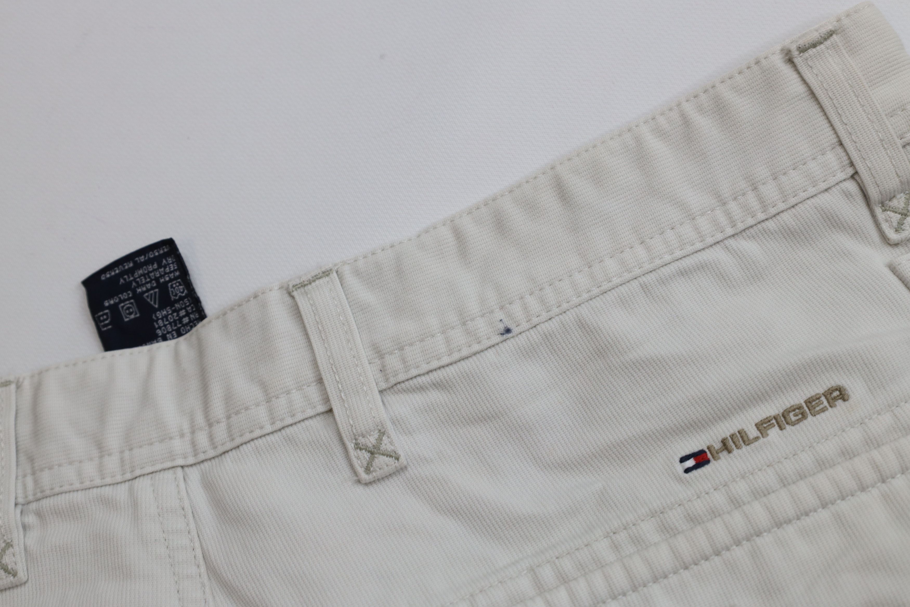 Tommy Hilfiger Vintage Y2K 2004 Tommy Hilfiger Ribbed Surplus Cargo Shorts Size US 34 / EU 50 - 14 Thumbnail