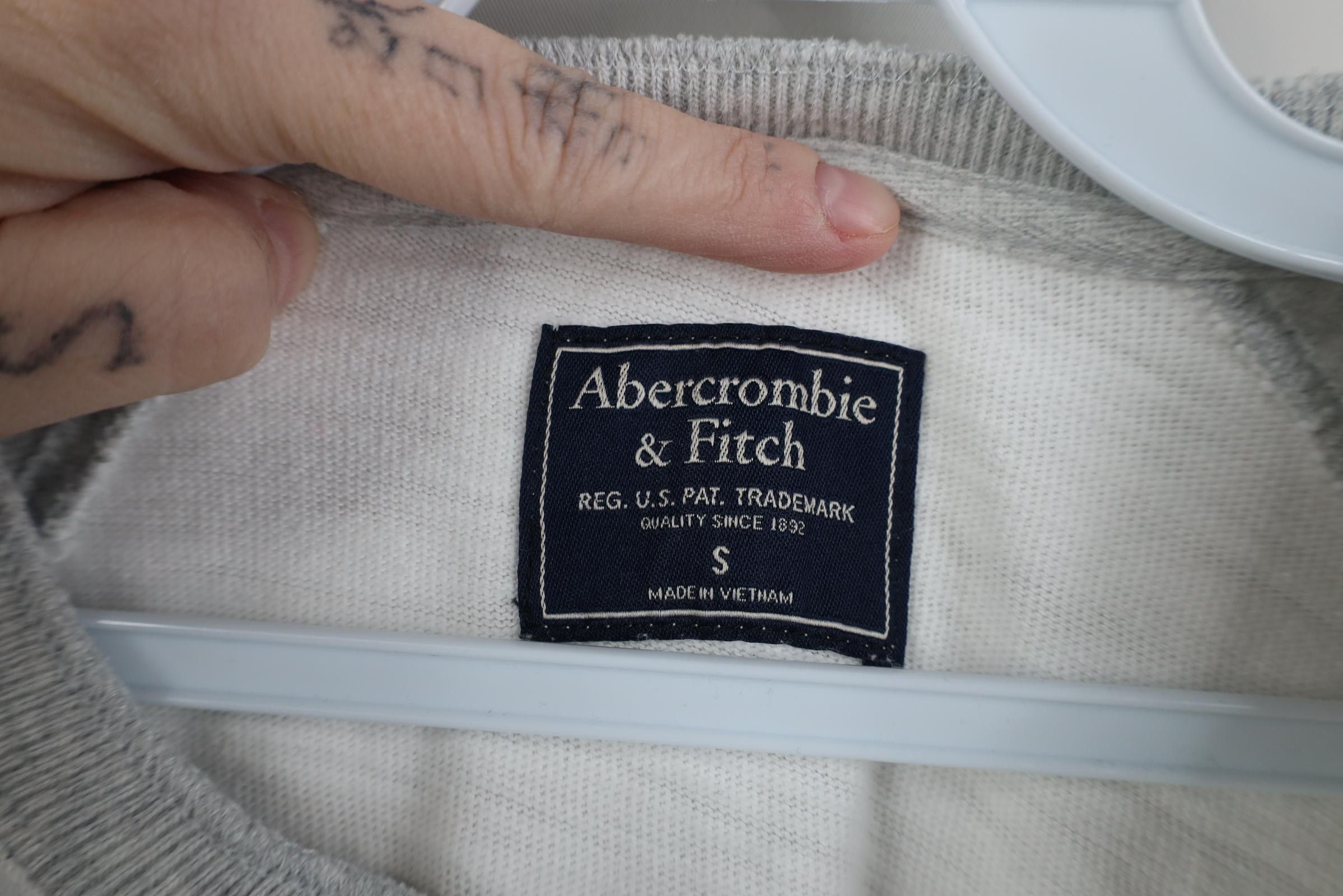 Abercrombie & Fitch Vintage Abercrombie & Fitch Raglan Long Sleeve T-Shirt Size US S / EU 44-46 / 1 - 7 Thumbnail