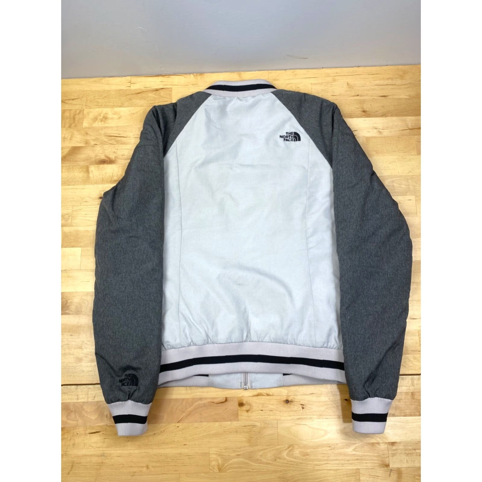 The North Face The North Face Jacket Womens XS Gray Bomber Colorblock Zip Pockets Casual #6785 Size XS / US 0-2 / IT 36-38 - 2 Thumbnail