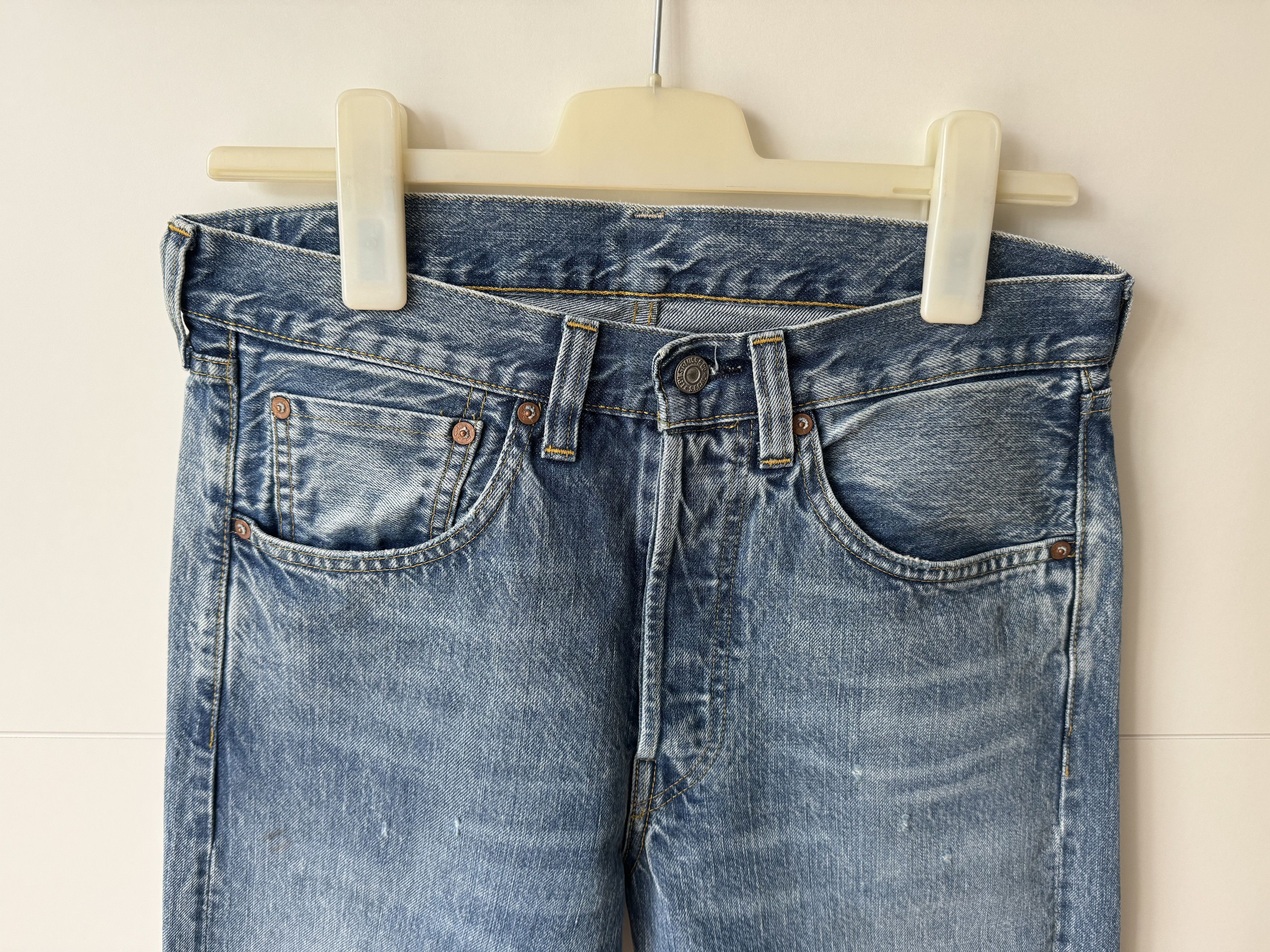 Levi's Vintage Clothing [W30/L32] 1947 501 Jean (Beaches) Size US 30 / EU 46 - 3 Thumbnail