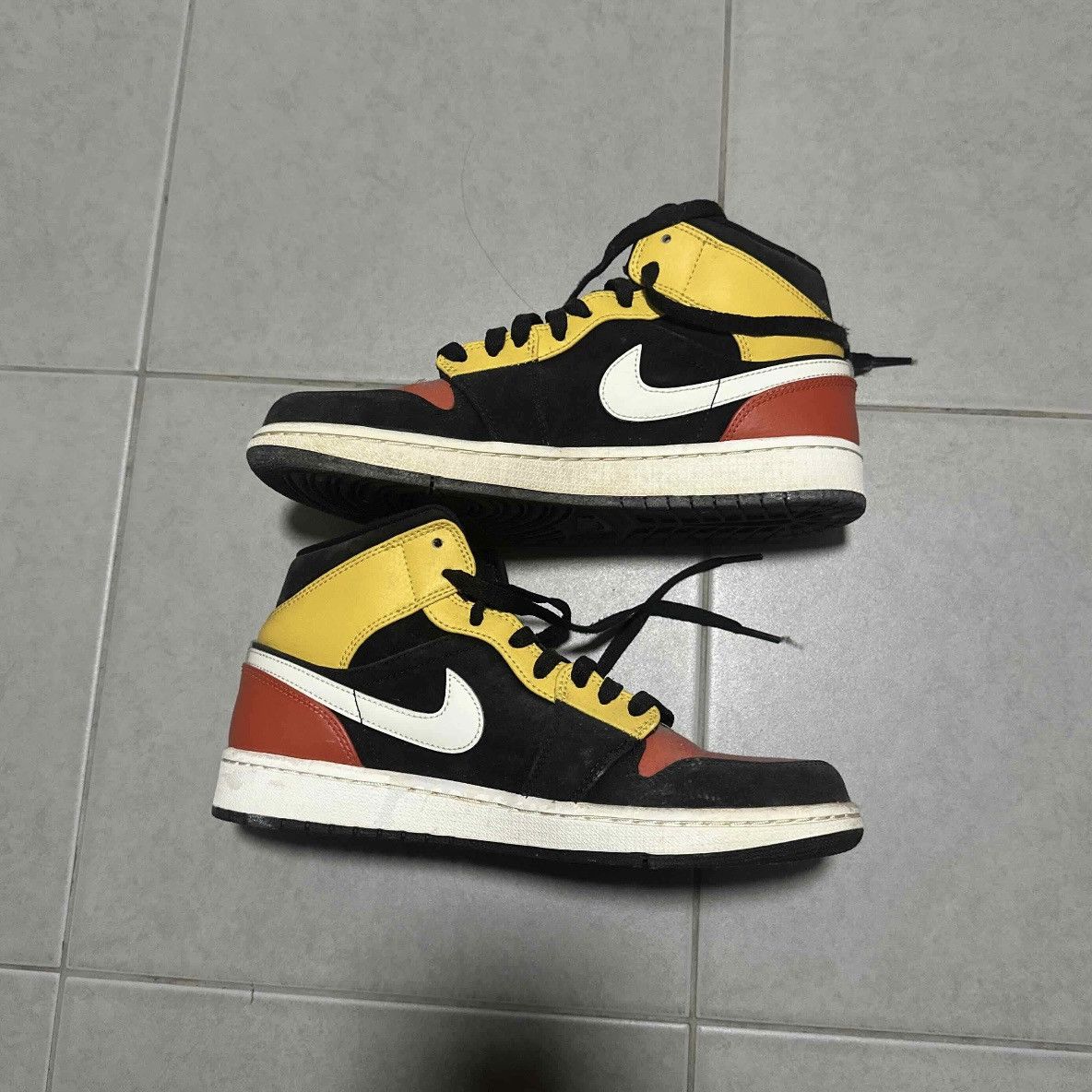 Jordan Brand Air Jordan 1 Mid Amarillo Size US 8.5 / EU 41-42 - 2 Thumbnail