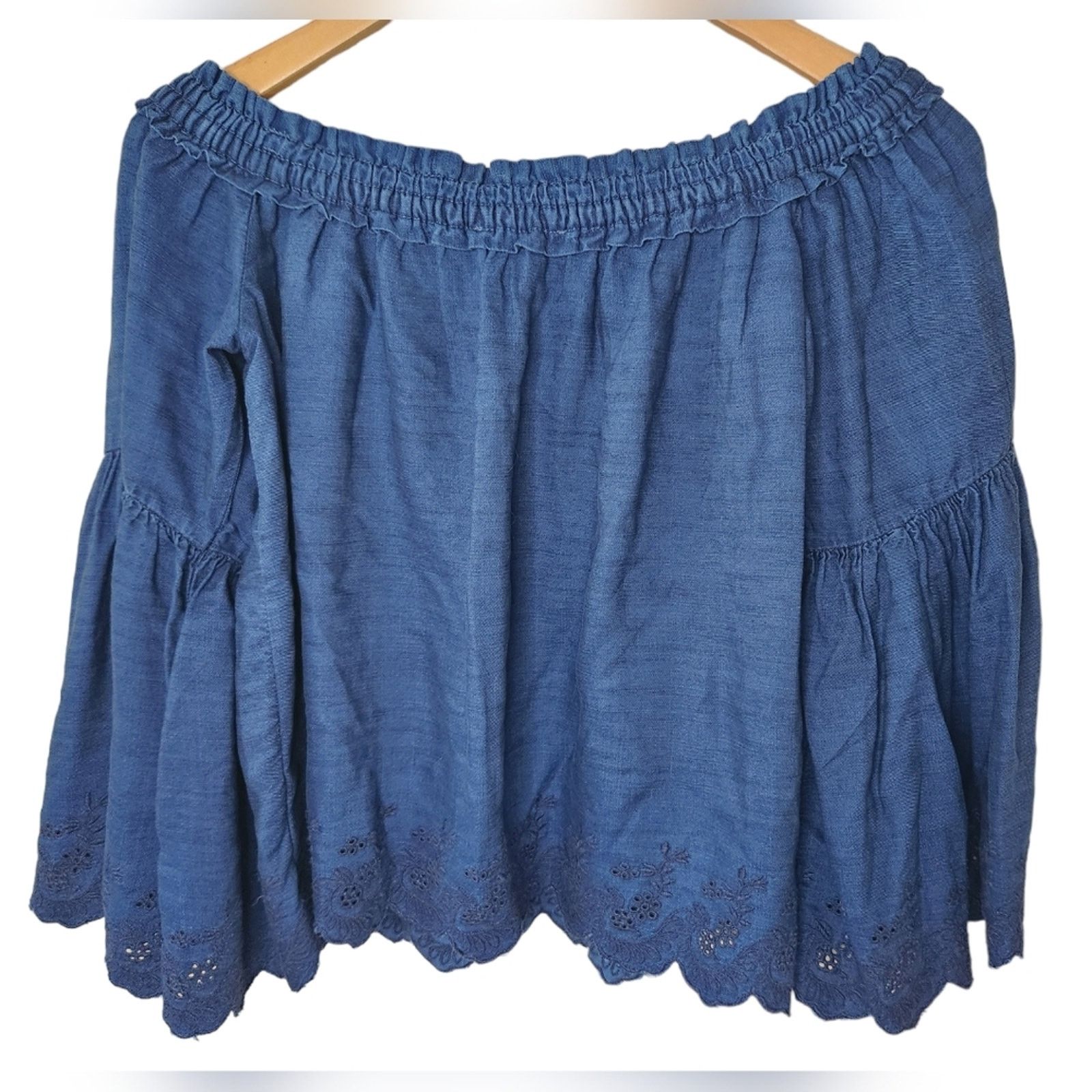 American Eagle Outfitters NWT American Eagle Off Shoulder Chambray Romantic Top Small Size S / US 4 / IT 40 - 6 Thumbnail