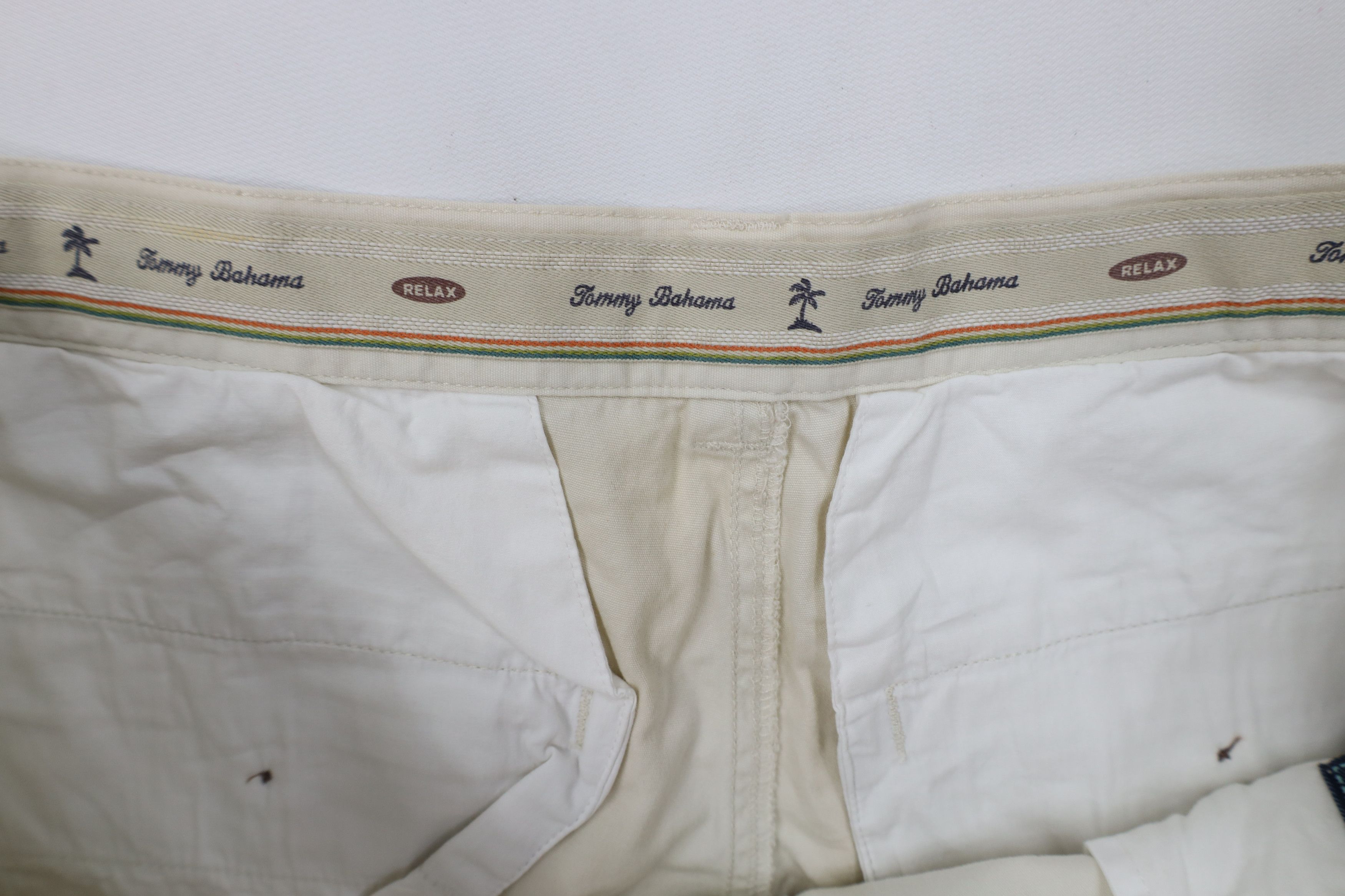 Tommy Bahama Deadstock Vintage 90s Tommy Bahama Knee Cargo Shorts Beige Size US 40 / EU 56 - 11 Thumbnail