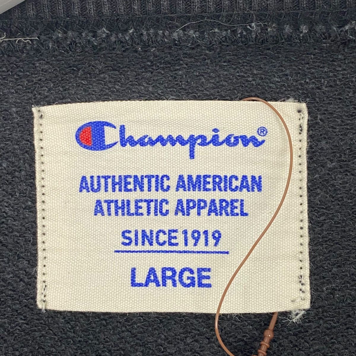 Other Vintage Champion Crewneck Sweatshirt Black Size L Size US L / EU 52-54 / 3 - 6 Thumbnail