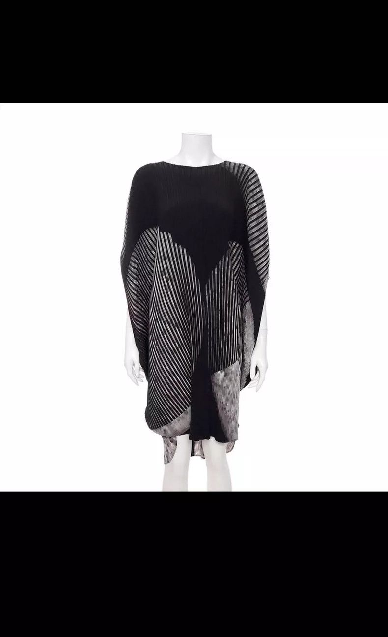 Issey Miyake Issey Miyake size:2 Black main line round dress Size S / US 4 / IT 40 - 1 Thumbnail