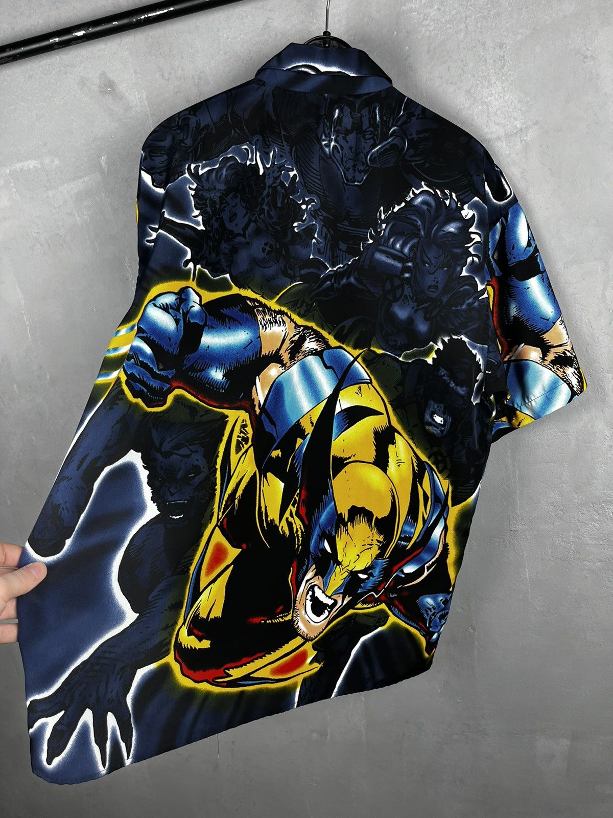 Marvel Comics × Vintage Vintage 2001 button shirt crazy wolverine graphics rare L Size US L / EU 52-54 / 3 - 8 Thumbnail