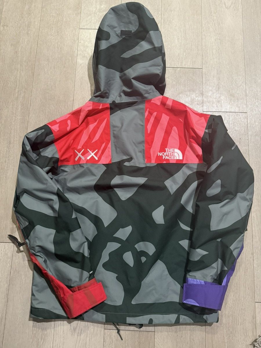 Kaws × The North Face KAWS X NORTHFACE 1986 MOUNTAIN JACKET BALSAM GREEN Size US S / EU 44-46 / 1 - 2 Thumbnail