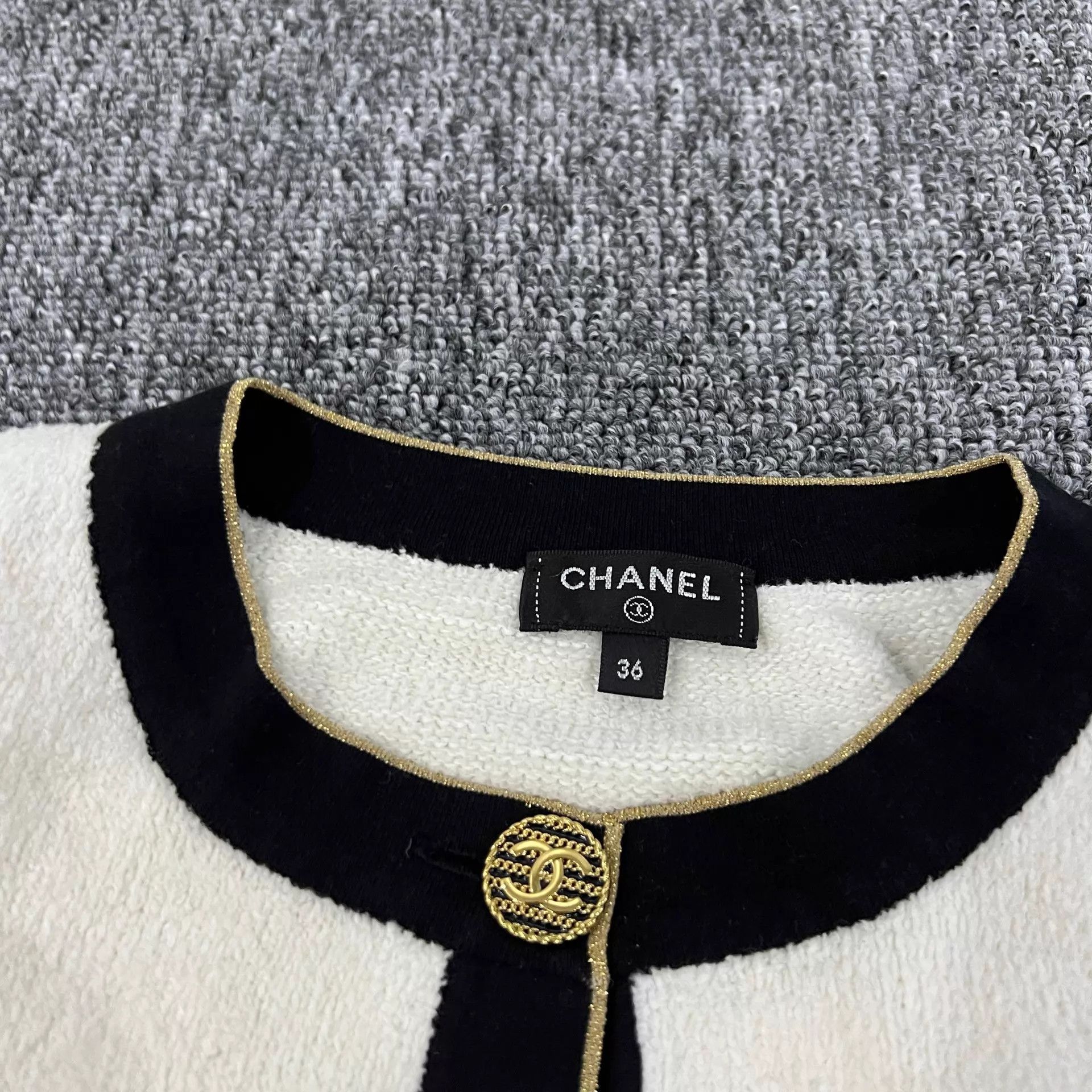 Chanel Chanel Cruise Short Cardigan B&W Gold Buttons Size XS / US 0-2 / IT 36-38 - 5 Thumbnail
