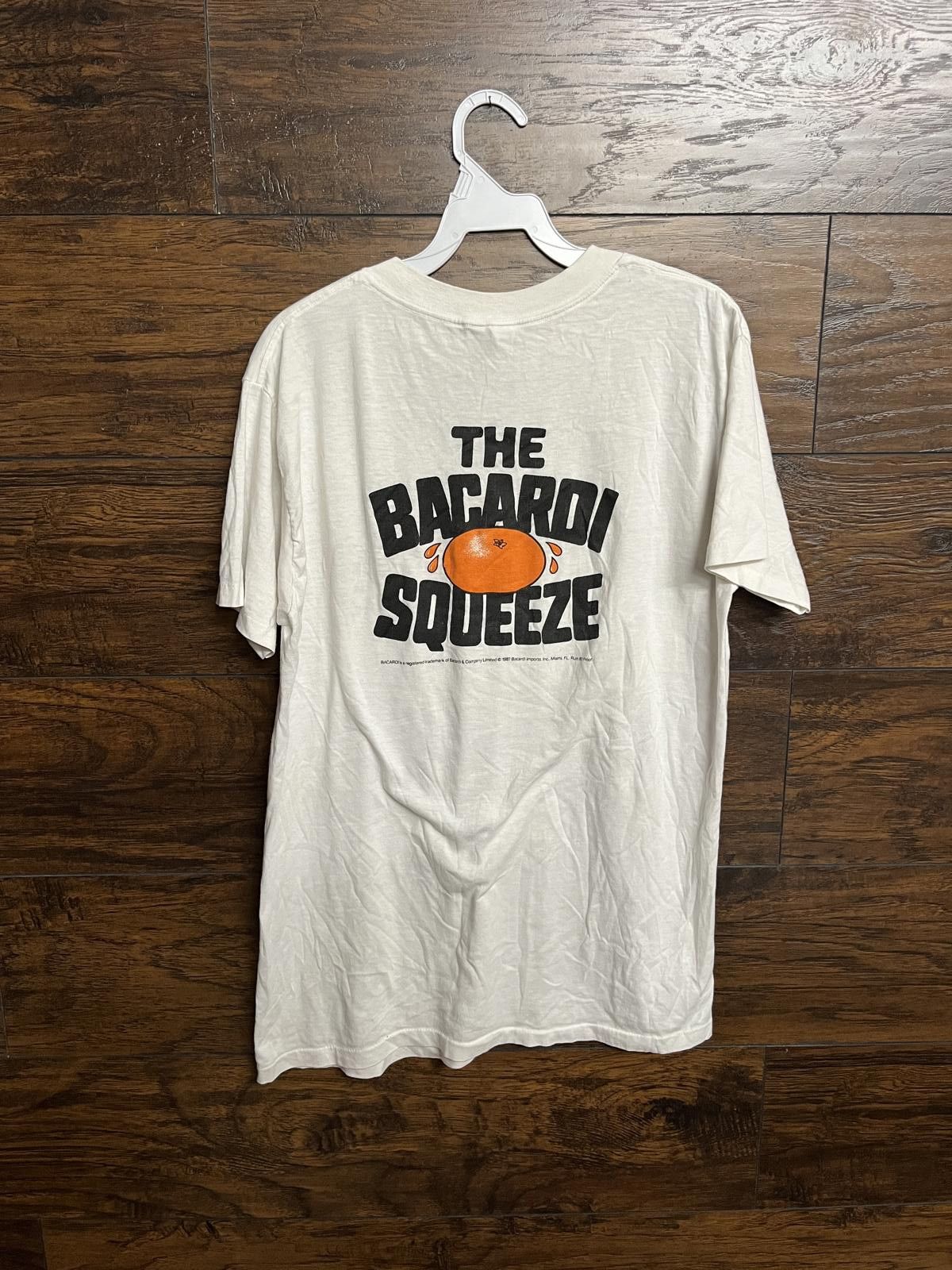 Designer VTG The Bacardi Squeeze T-shirt Bacard Rum & OJ XL Size US XL / EU 56 / 4 - 2 Thumbnail