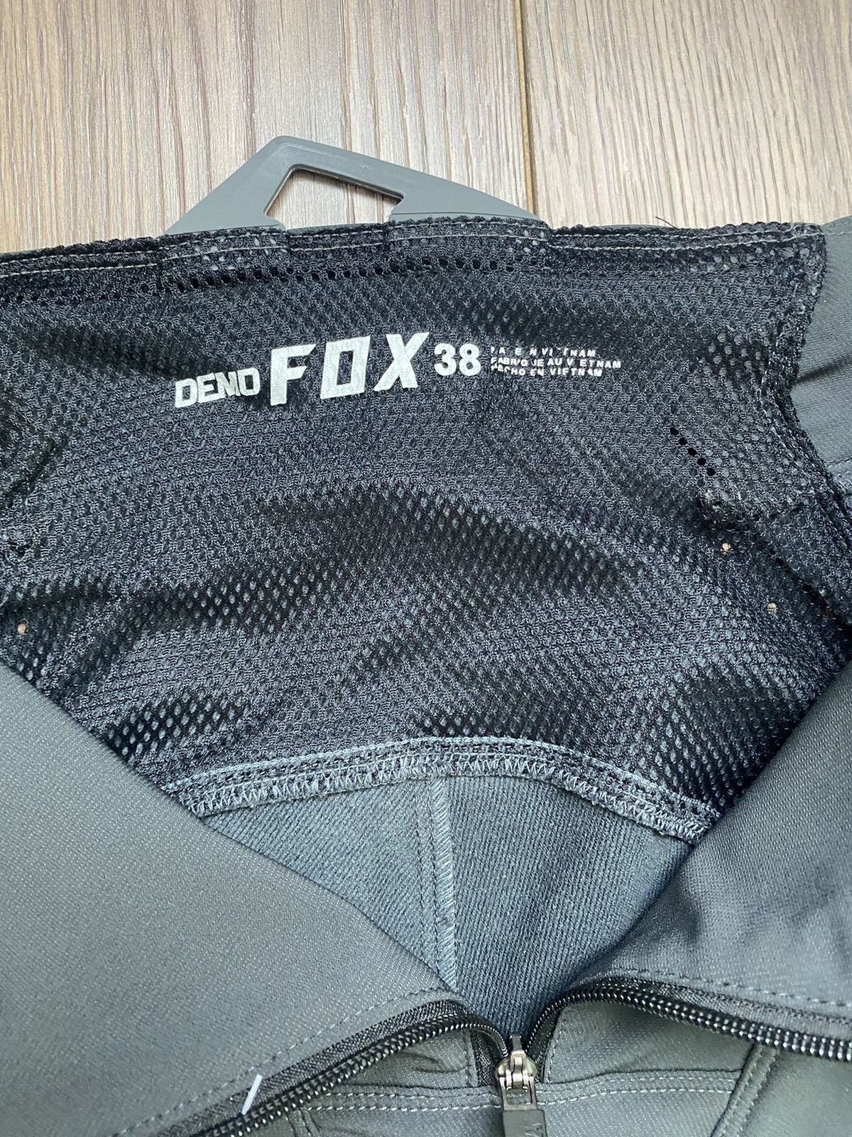 Fox Racing × Vintage Vintage Fox Racing Big Logo Grey Shorts Size 38 Size US 38 / EU 54 - 6 Thumbnail