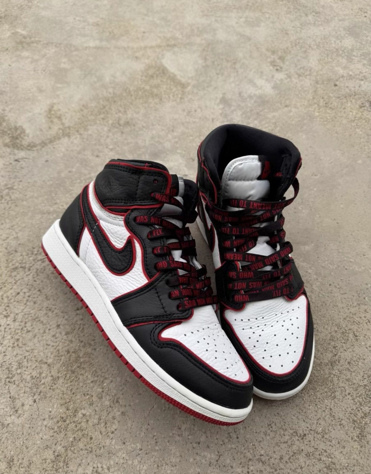 Nike Nike Air Jordan 1 High GS, Black & Red K37 Size US 6.5 / IT 36.5 - 1 Thumbnail