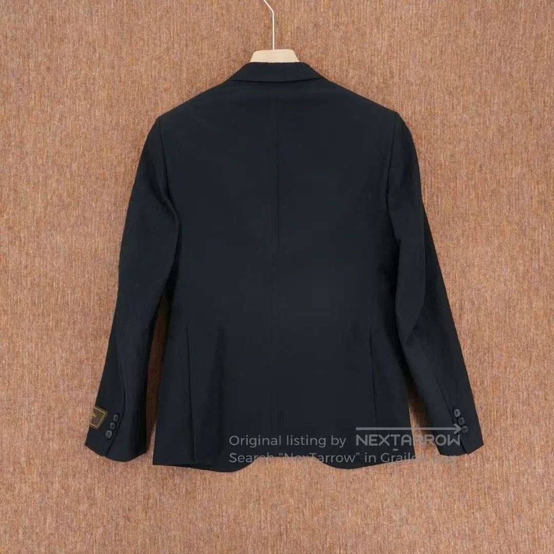 Louis Vuitton louis vuitton black embossed logo jacket. Size US L / EU 52-54 / 3 - 2 Thumbnail