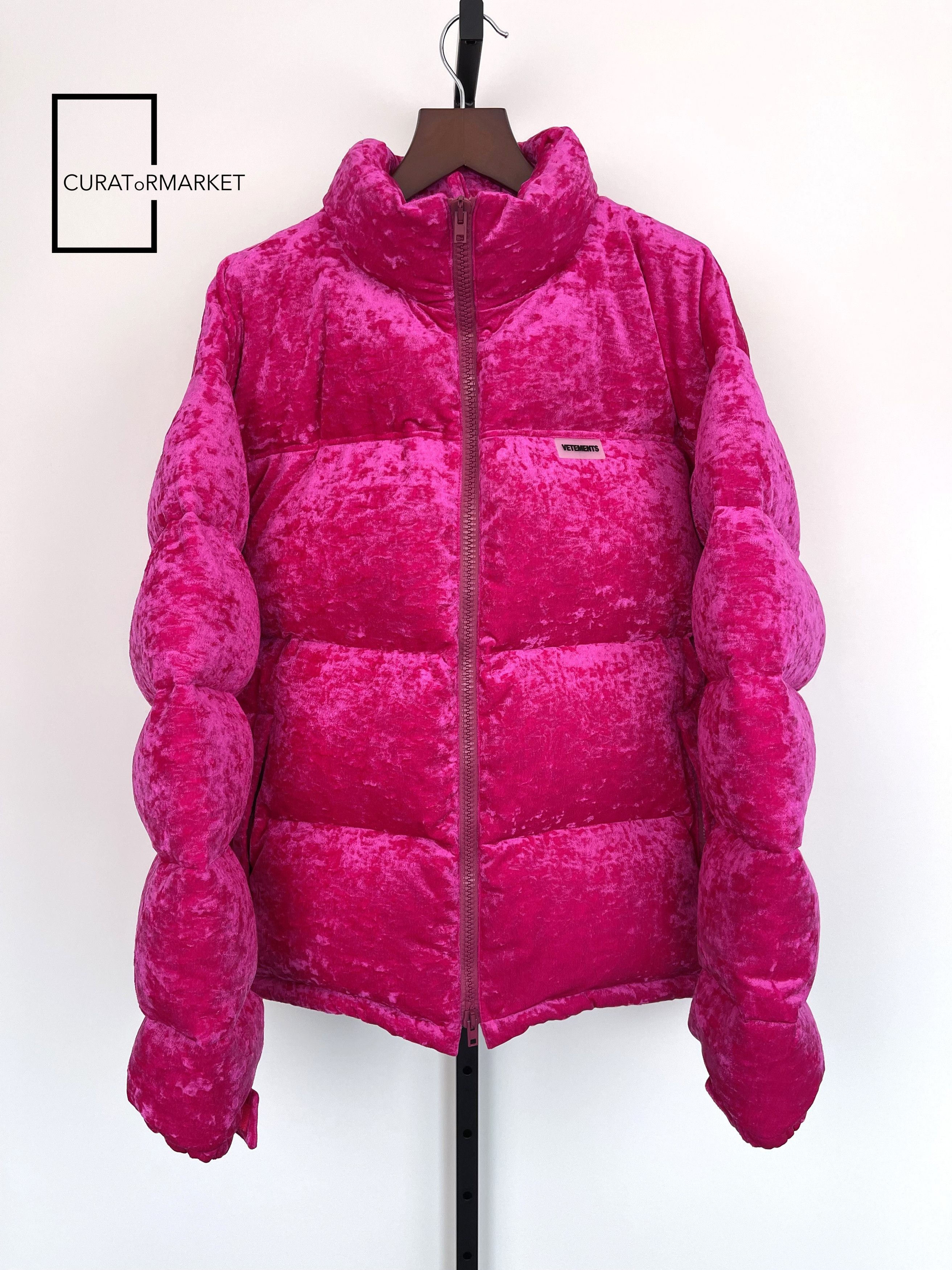 Vetements RARE Pink Crushed Velvet Down Padded Puffer Jacket FW22 Size US M / EU 48-50 / 2 - 5 Thumbnail