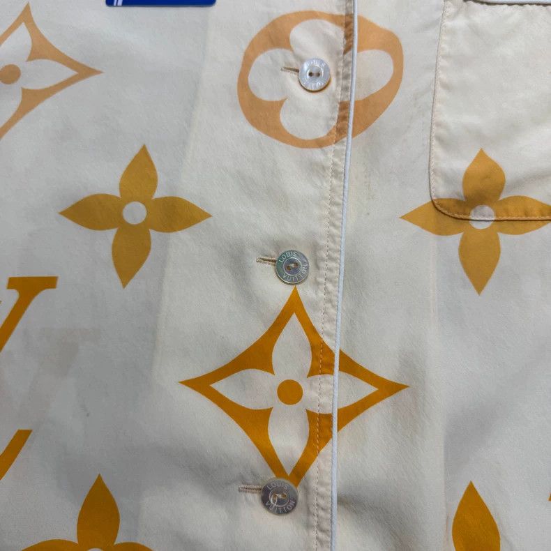 Louis Vuitton Louis Vuitton size 34 Gradient full print presbyopic shirt Size US M / EU 48-50 / 2 - 8 Thumbnail