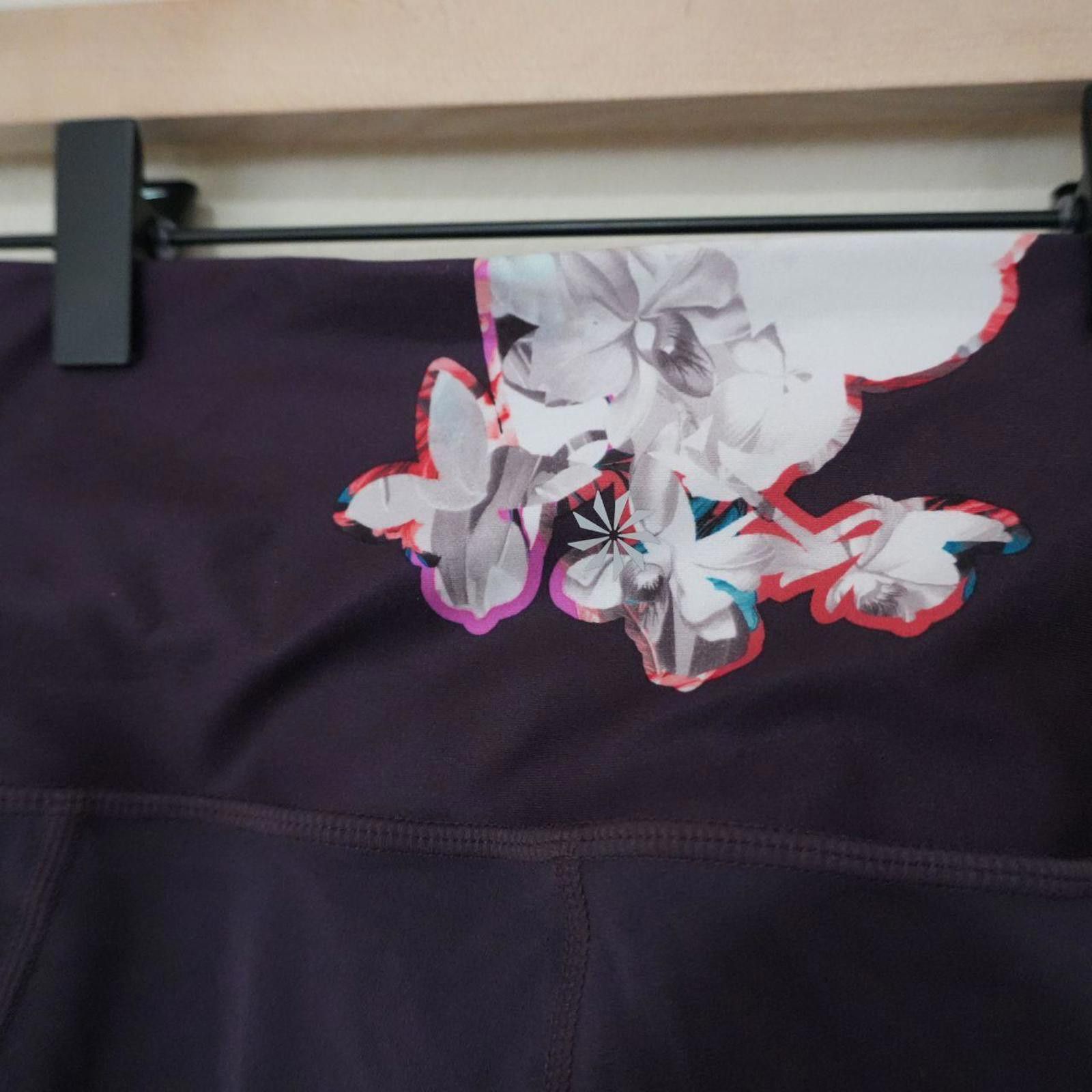 Other Athleta Legging Women's XS Purple Stash Pocket Floral Size 26" / US 2 / IT 38 - 4 Thumbnail