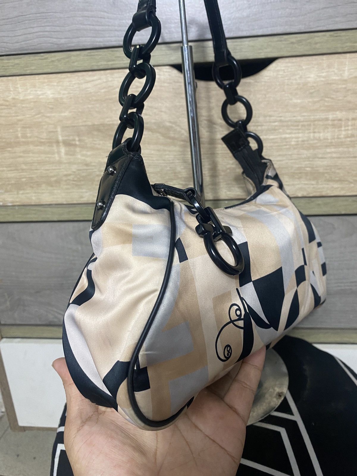 Salvatore Ferragamo Salfatore Ferragamo Satin Print Shoulder Bag Size ONE SIZE - 5 Thumbnail