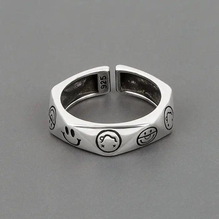 Jewelry Smiling Face ring Size ONE SIZE - 1 Preview