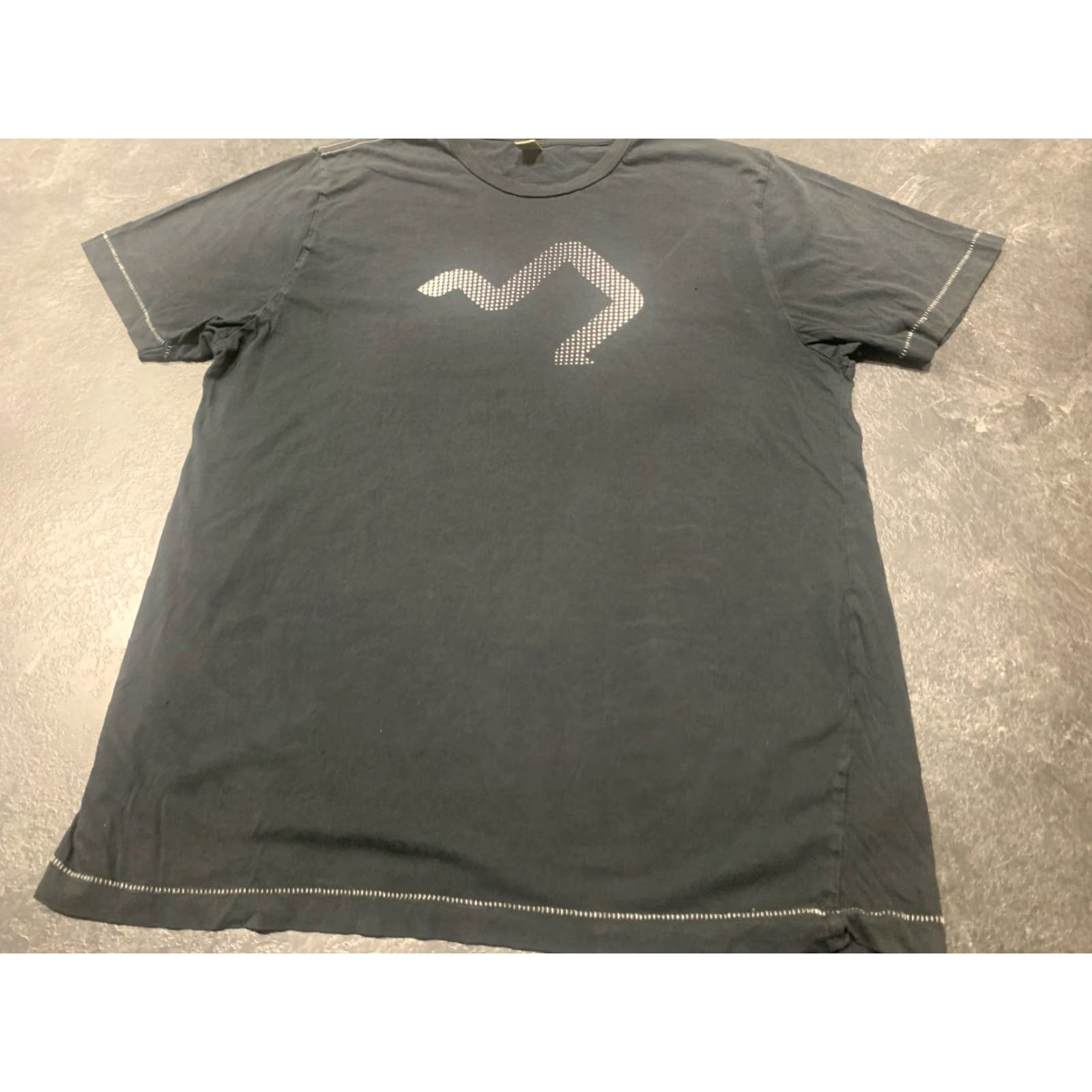 Vintage VINTAGE Alternative Athletics T-Shirt Men's Large Black Hebrews 12:1 Christian Casual Size US L / EU 52-54 / 3 - 6 Thumbnail