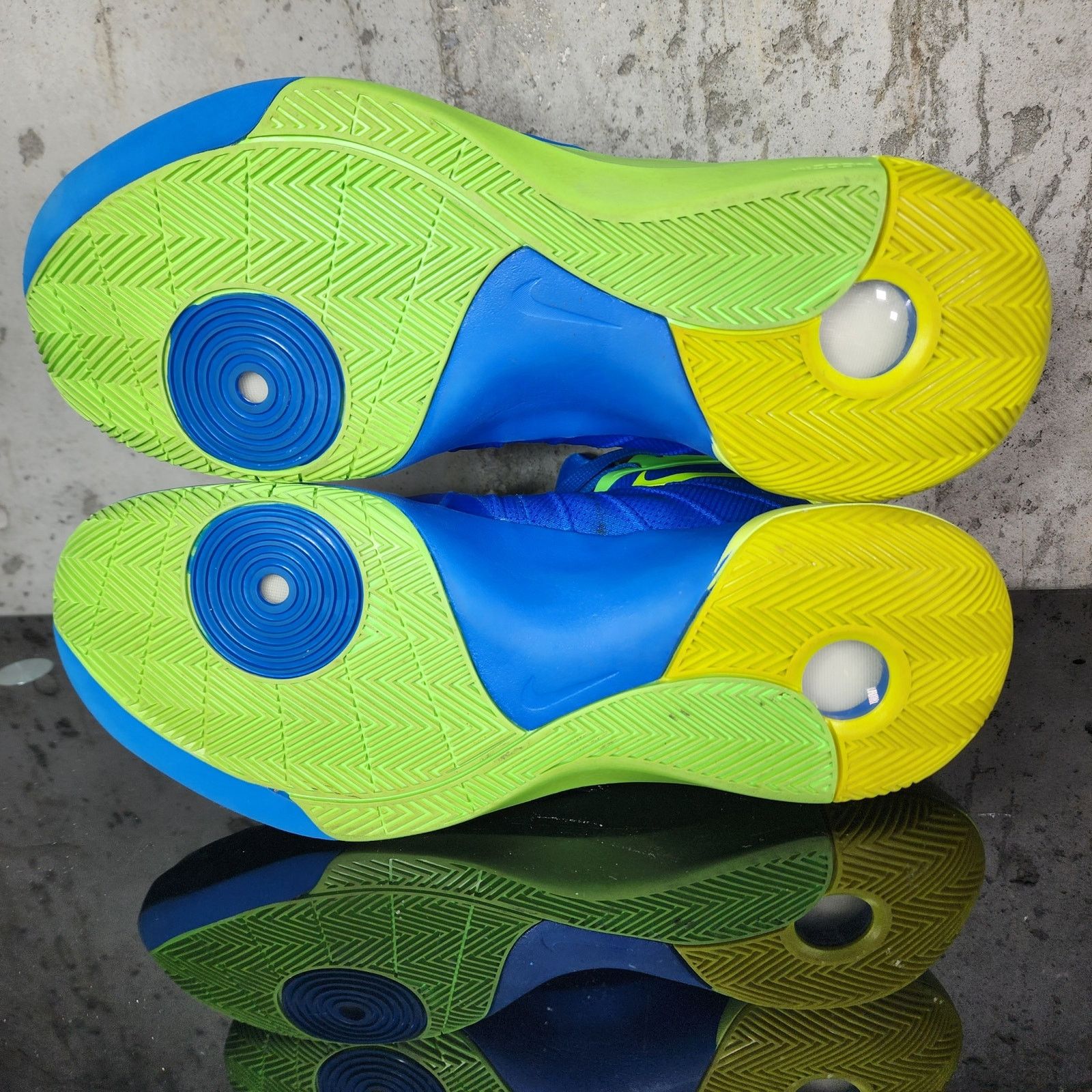 Nike MSRP $140 Nike Hyperdunk 2015 Sprite Soar Volt Green Size 14 Size US 14 / EU 47 - 7 Thumbnail
