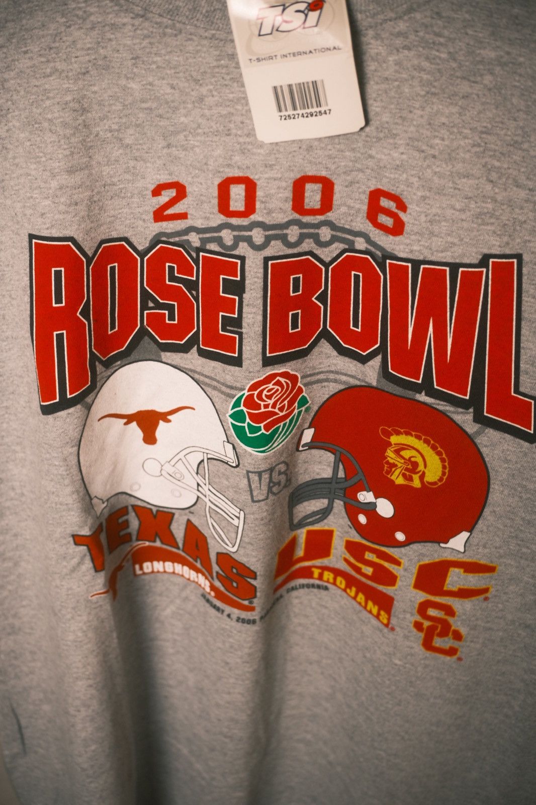 Other 2006 Rose Bowl Texas v USC NEW WITH TAGS Size US L / EU 52-54 / 3 - 3 Thumbnail