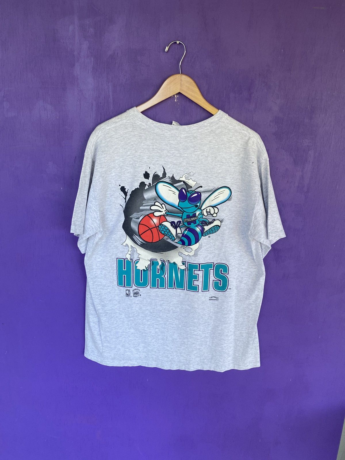 Nutmeg Vintage 90s Nutmeg Charlotte hornets breakthrough t-shirt Size US XL / EU 56 / 4 - 2 Thumbnail