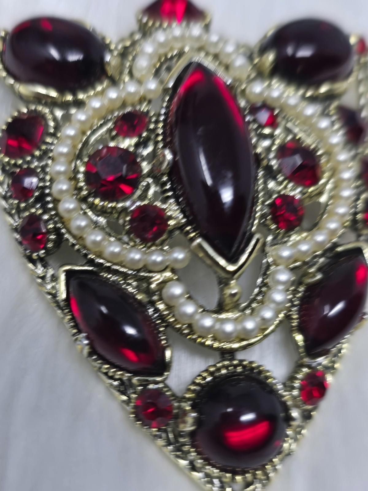 Other Vintage Selini Red Cabochon Faux Pearl Shield Brooch Pin Size ONE SIZE - 2 Thumbnail
