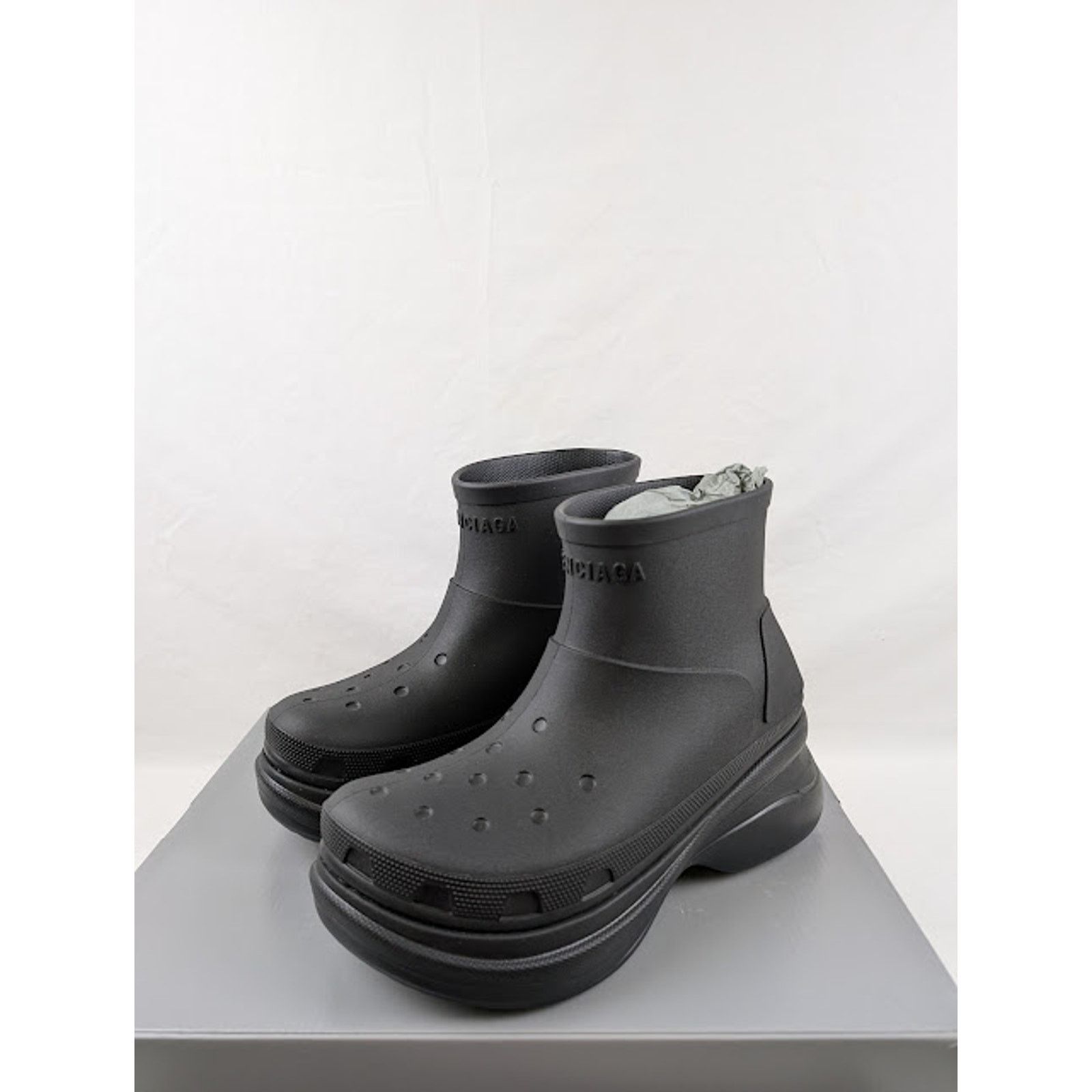 Balenciaga o1rshd1 Rubber Crocs Bootie in Black Size US 8 / EU 41 - 4 Thumbnail