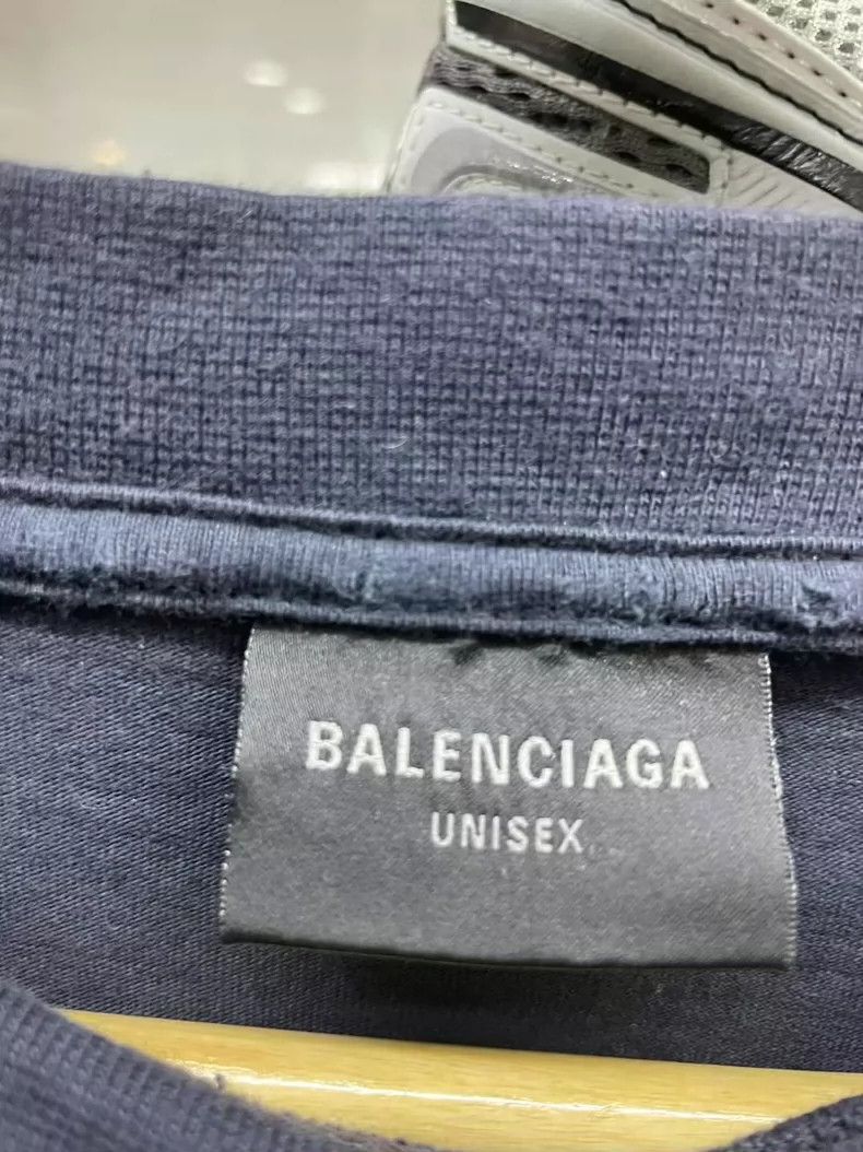 Balenciaga Balenciaga Glitter Do Old Destruction Short Sleeve Size L Size US L / EU 52-54 / 3 - 5 Thumbnail