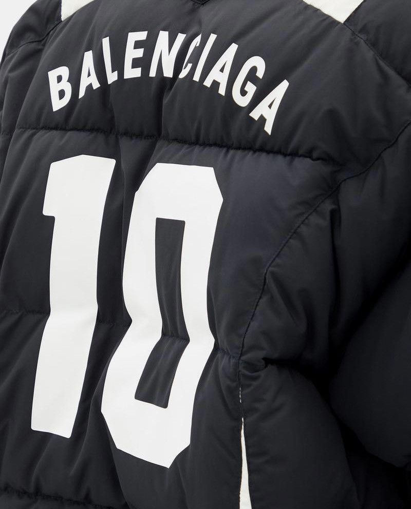 Balenciaga Balenciaga Soccer Oversized Puffer Coat Size US L / EU 52-54 / 3 - 6 Thumbnail