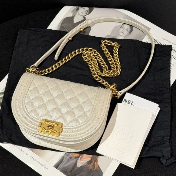 Chanel Pre-loved Bag Very good condition Size ONE SIZE - 1 Thumbnail
