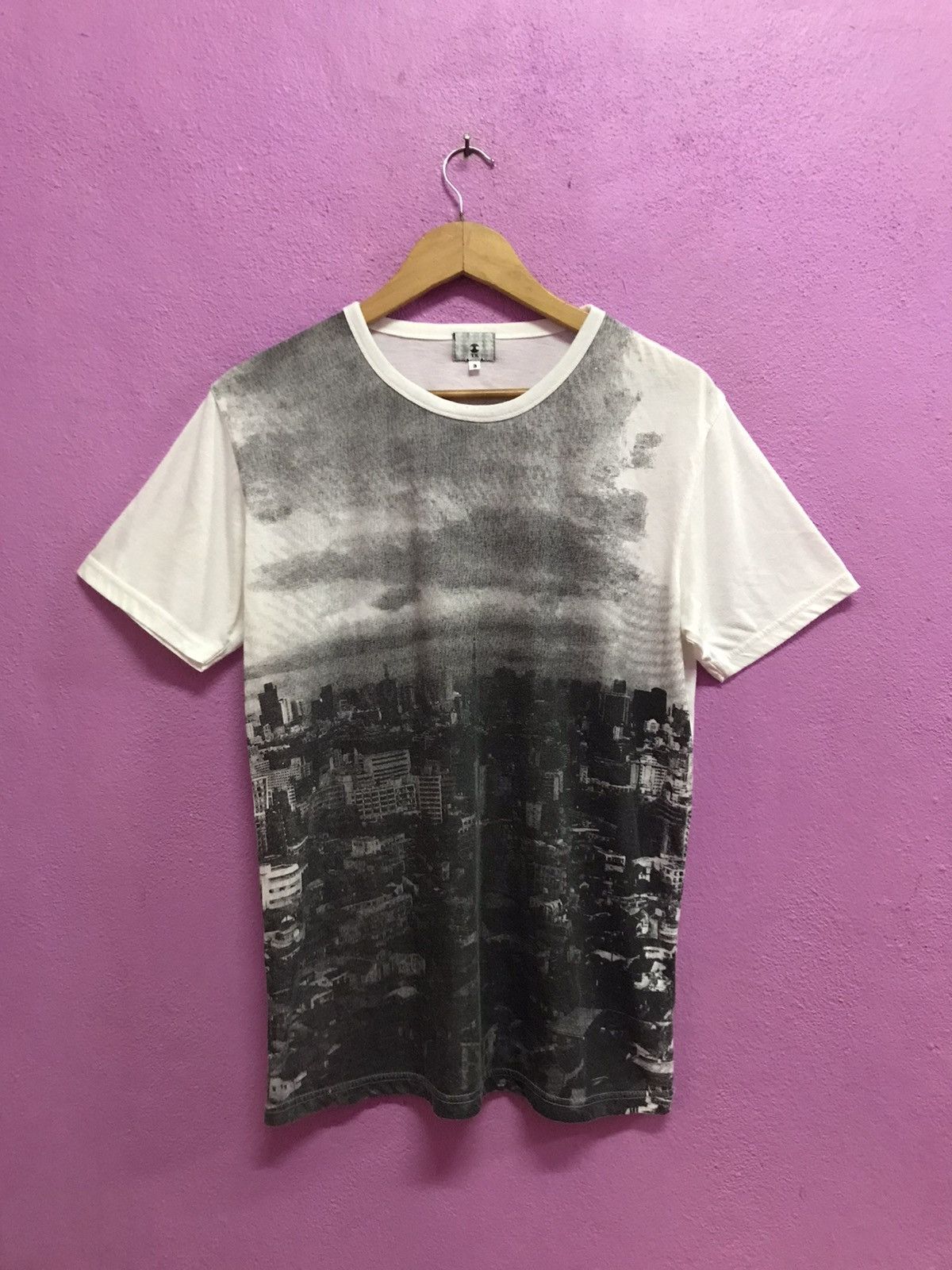 Takeo Kikuchi Takeo Kikuchi T-Shirts Size 3 Size US L / EU 52-54 / 3 - 1 Thumbnail