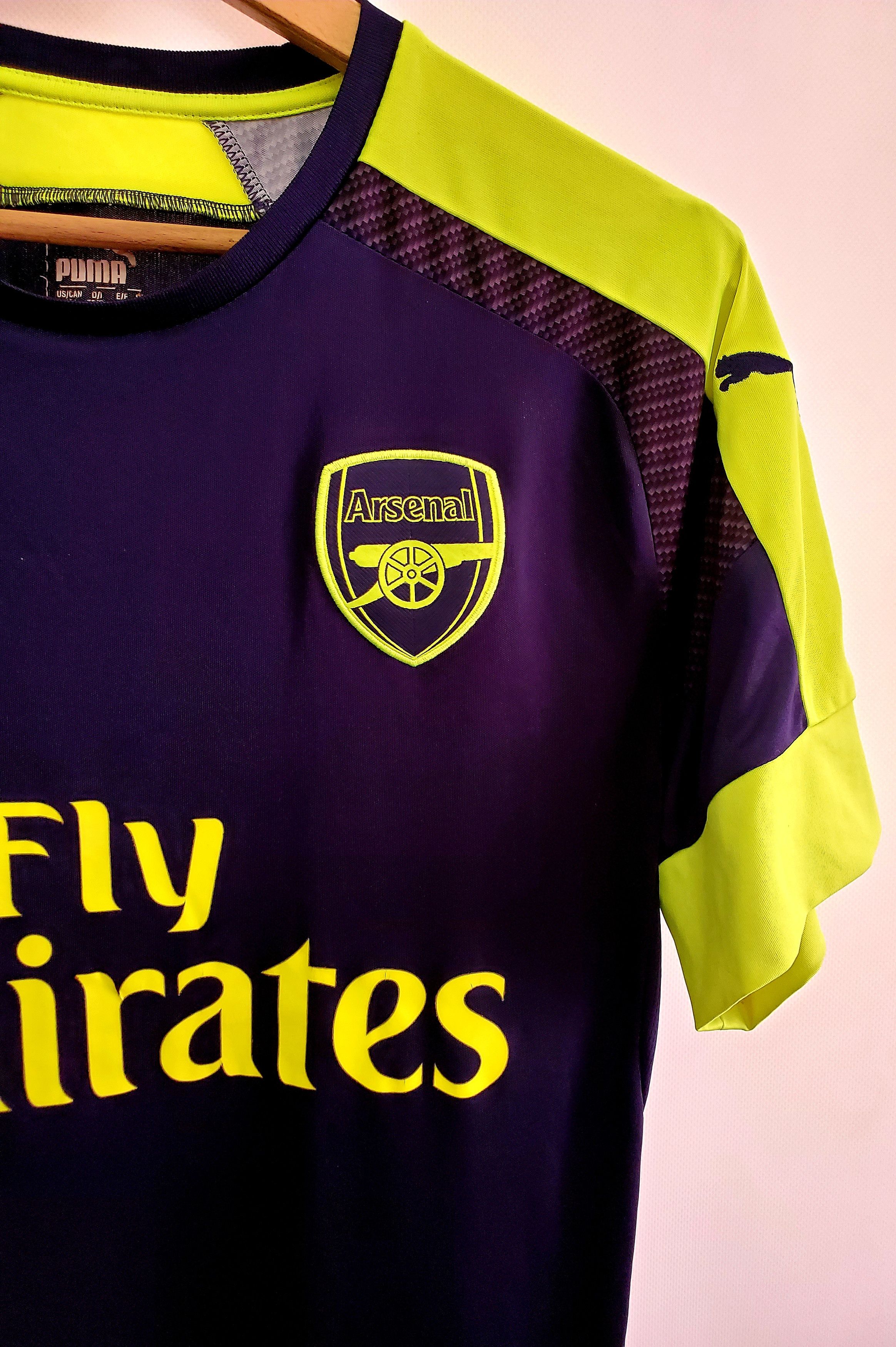 Puma ARSENAL LONDON 2016 -2017 puma soccer jersey size M Size US M / EU 48-50 / 2 - 2 Thumbnail