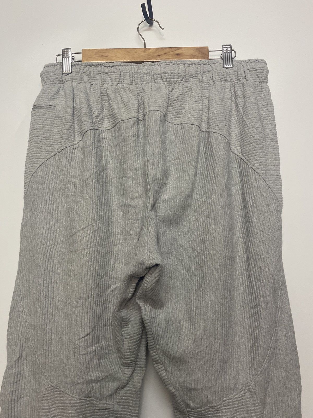 Under Armour Under Armour Joggers Sweat Pants Loose Athletic Cotton Sz L Size US 32 / EU 48 - 9 Thumbnail