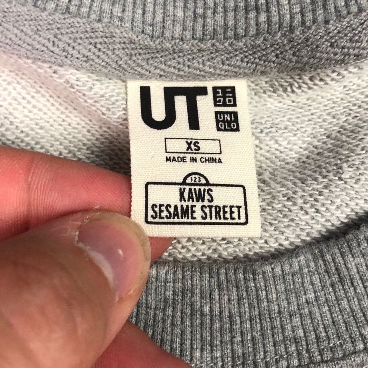 Kaws × Uniqlo Uniqlo Kaws Sesame Street Gray Logo Sweatshirt Adult Size XS Size US XS / EU 42 / 0 - 3 Thumbnail