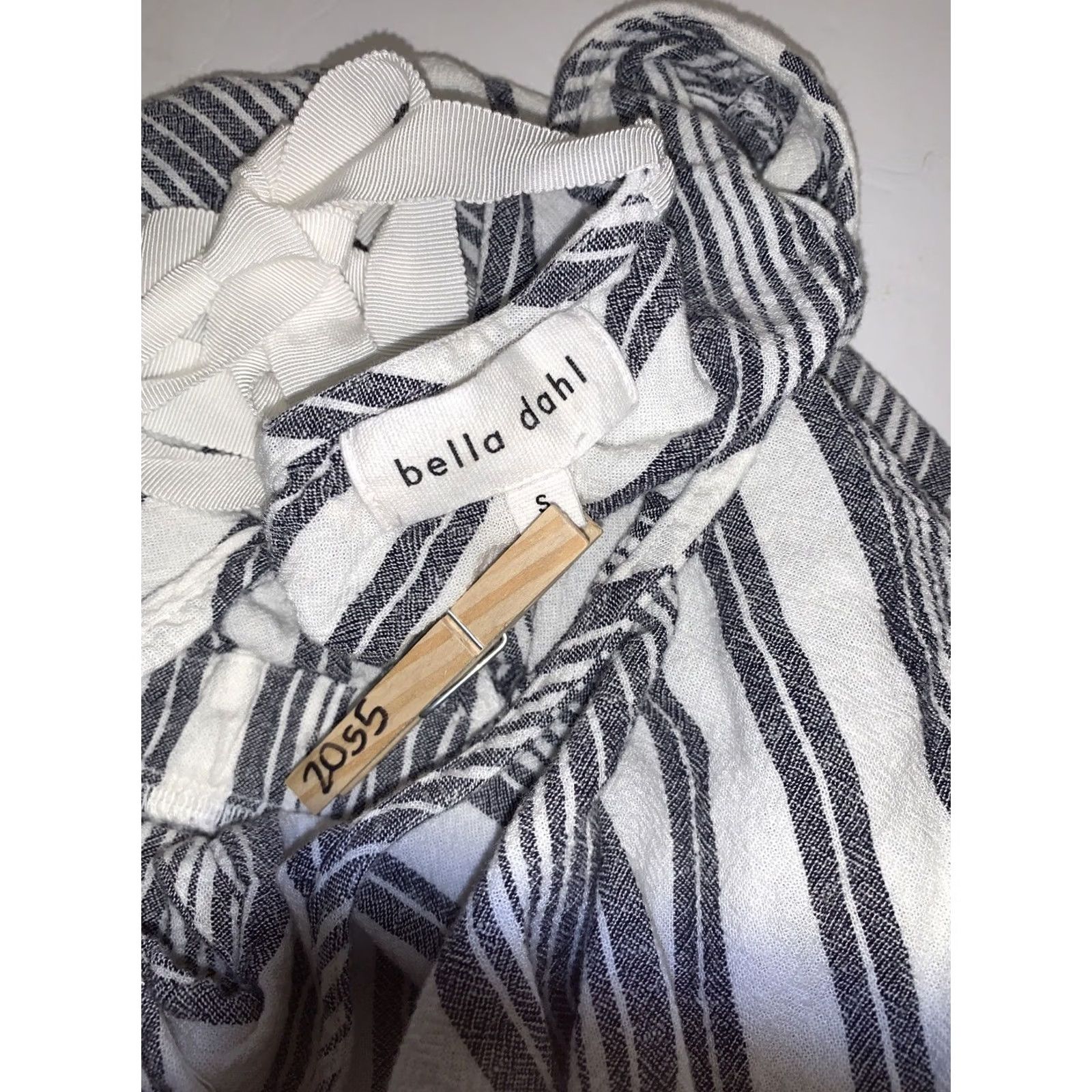 Bella Dahl Bella Dahl Romper Jumpsuit Sz S striped Open Back with Tie linen 2055 Size 28" / US 6 / IT 42 - 5 Thumbnail