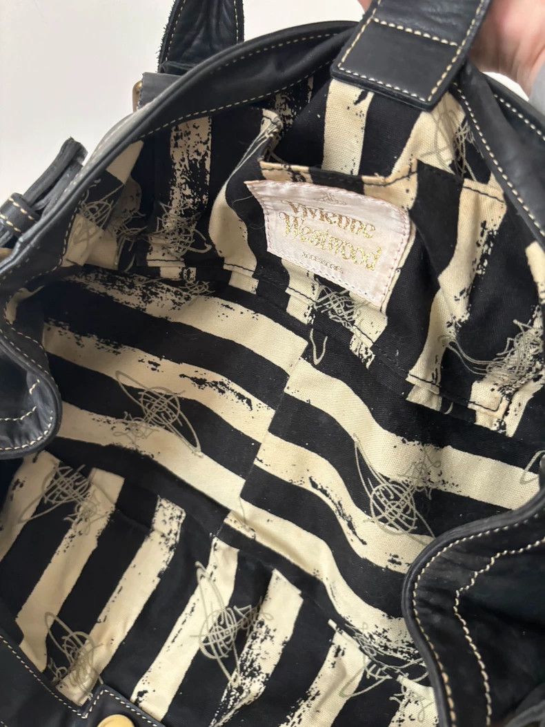 Vivienne Westwood Vivienne Westwood size os Black locomotive style Saturn imp Size ONE SIZE - 9 Thumbnail