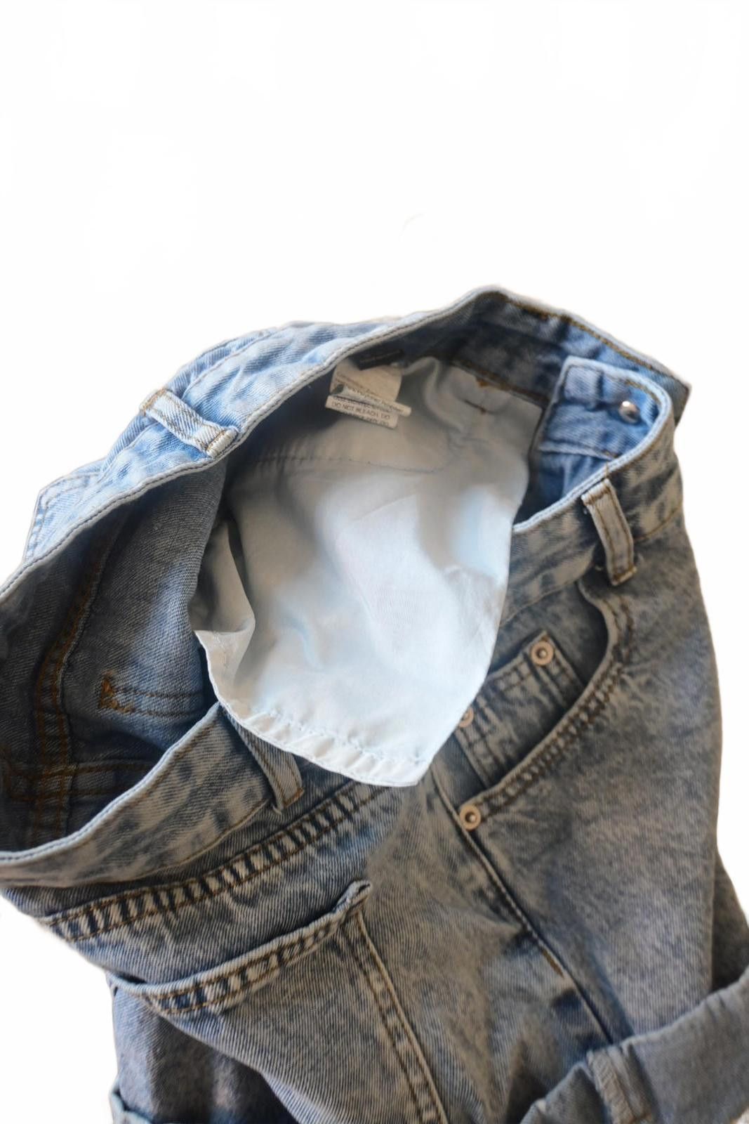 The Unbranded Brand SHEIN Classic Light Blue Denim Shorts with Rolled Hem MEDIUM Size 30" / US 8 / IT 44 - 8 Thumbnail