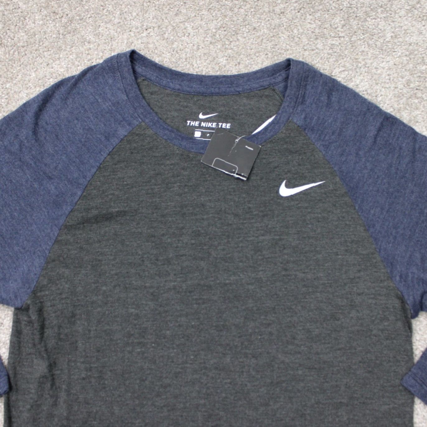 Nike Nike Shirt Mens Small Gray/Blue Raglan Crewneck Poly/Cotton/Rayon Crewneck Size US S / EU 44-46 / 1 - 3 Thumbnail