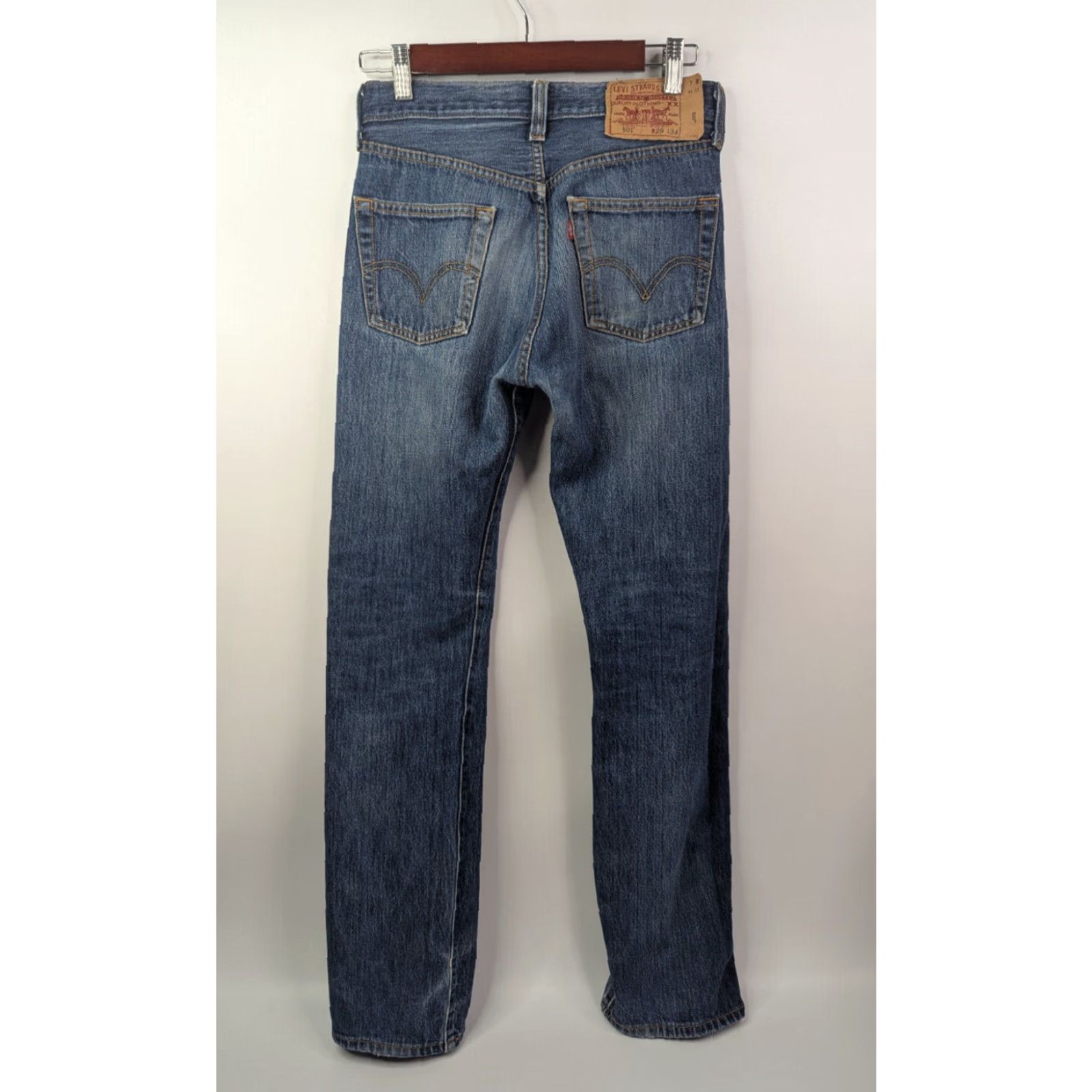 Levi's VINTAGE Levis Button Fly 501 Jeans Mens 28 Regular Denim Blue Cotton 100% Straight Fit Inseam 33 in 501 Series Size US 28 / EU 44 - 5 Thumbnail