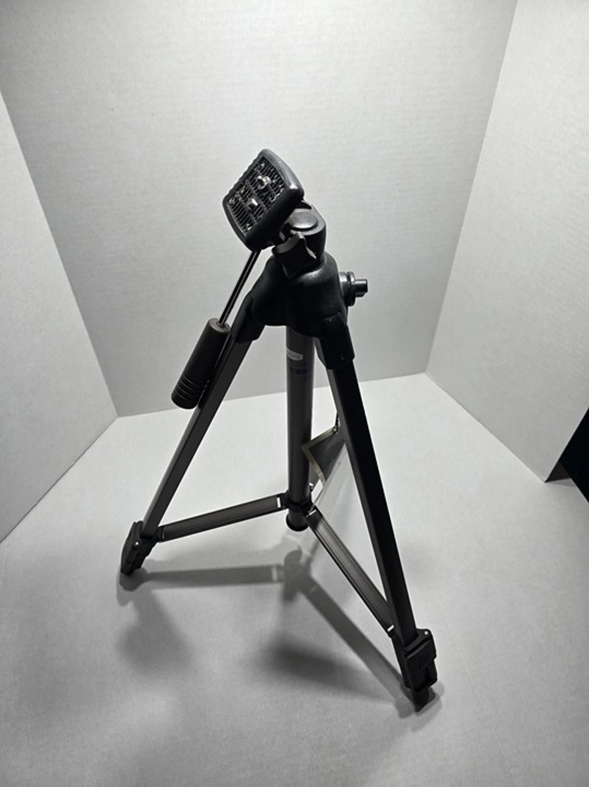 Other Quantaray: Titan II: QT II-150: Tripod: Model#: 29-166-0462 Size ONE SIZE - 2 Thumbnail