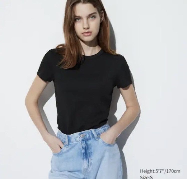 Uniqlo Uniqlo Activewear T-shirt Size M Womens Black Size M / US 6-8 / IT 42-44 - 1 Thumbnail