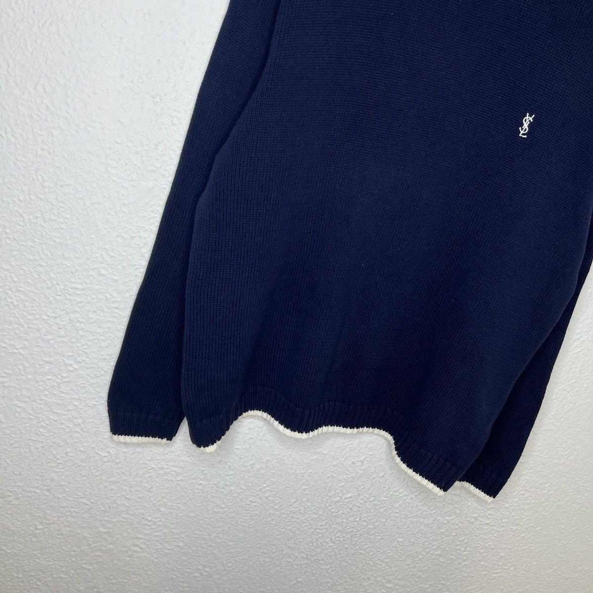 Yves Saint Laurent Yves Saint Laurent YSL Jumper Sweater Knitwear Navy Beige Size US L / EU 52-54 / 3 - 2 Thumbnail