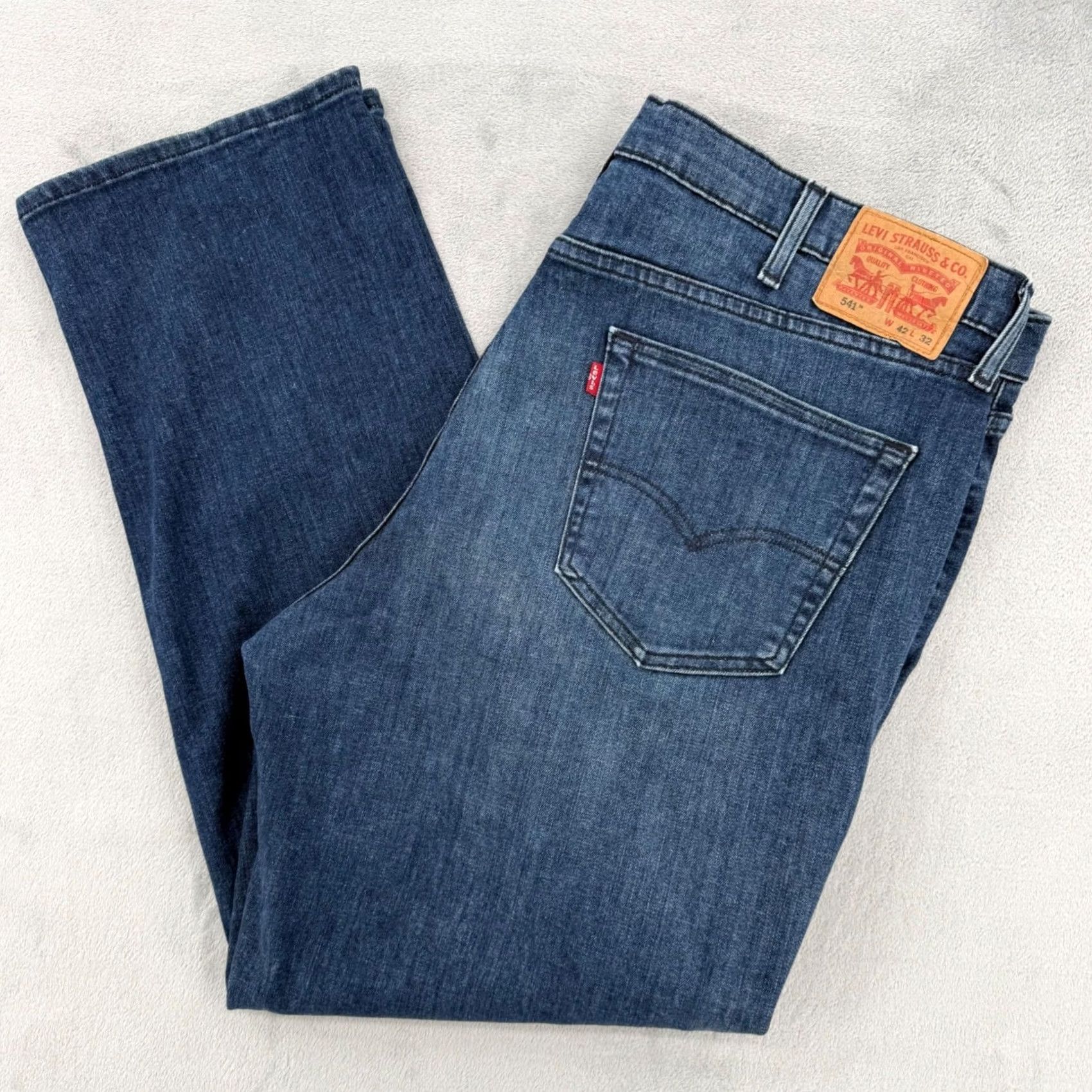 Levi's Levis 541 Athletic Taper Jeans Blue Denim 42x32 Mens Stretch Cotton Polyester Elastane 5-Pocket Zip Button Closure City Vintage No? Size US 42 / EU 58 - 2 Thumbnail
