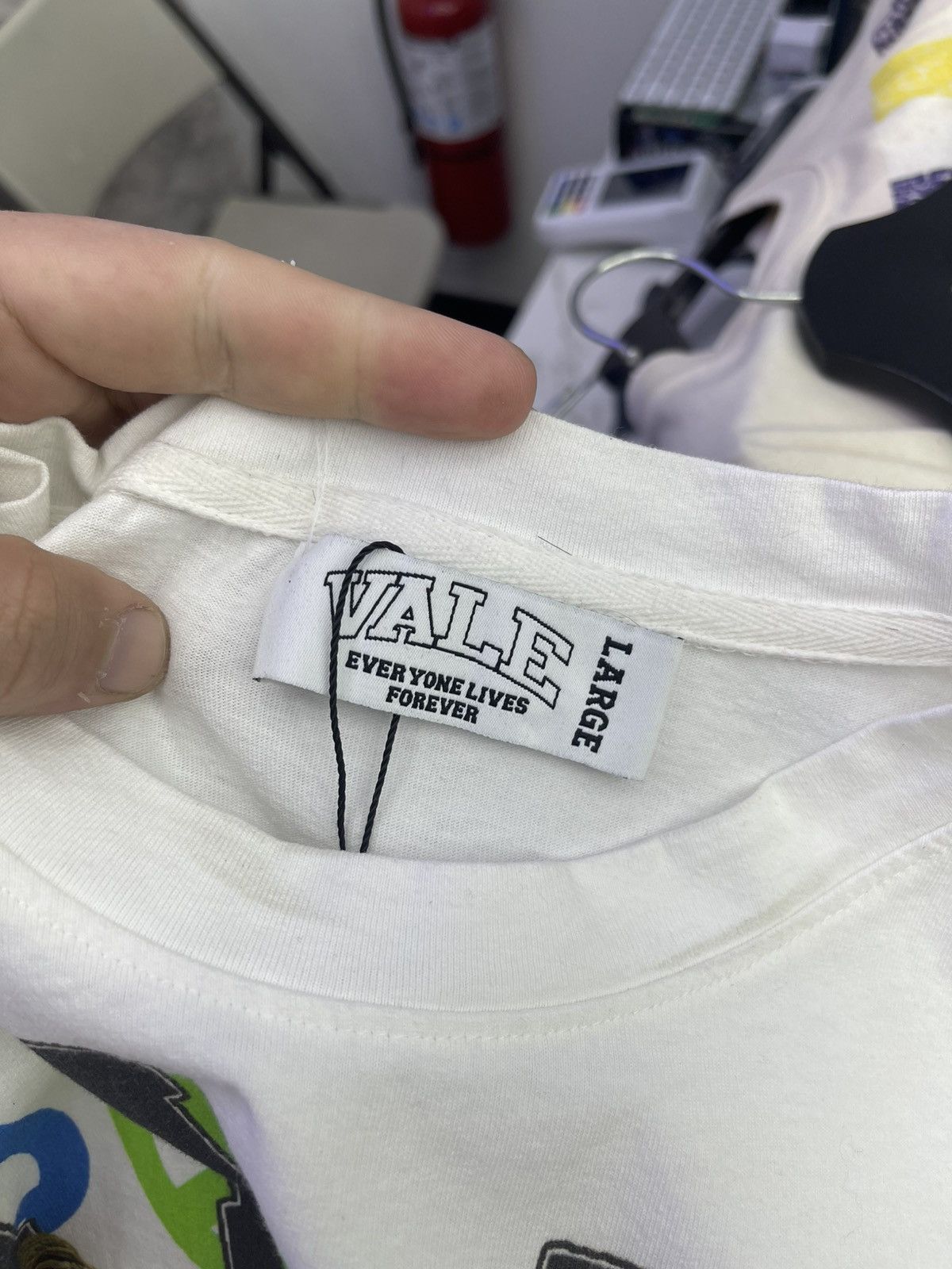 Vale Vale lives warzone tee white Size US L / EU 52-54 / 3 - 3 Thumbnail