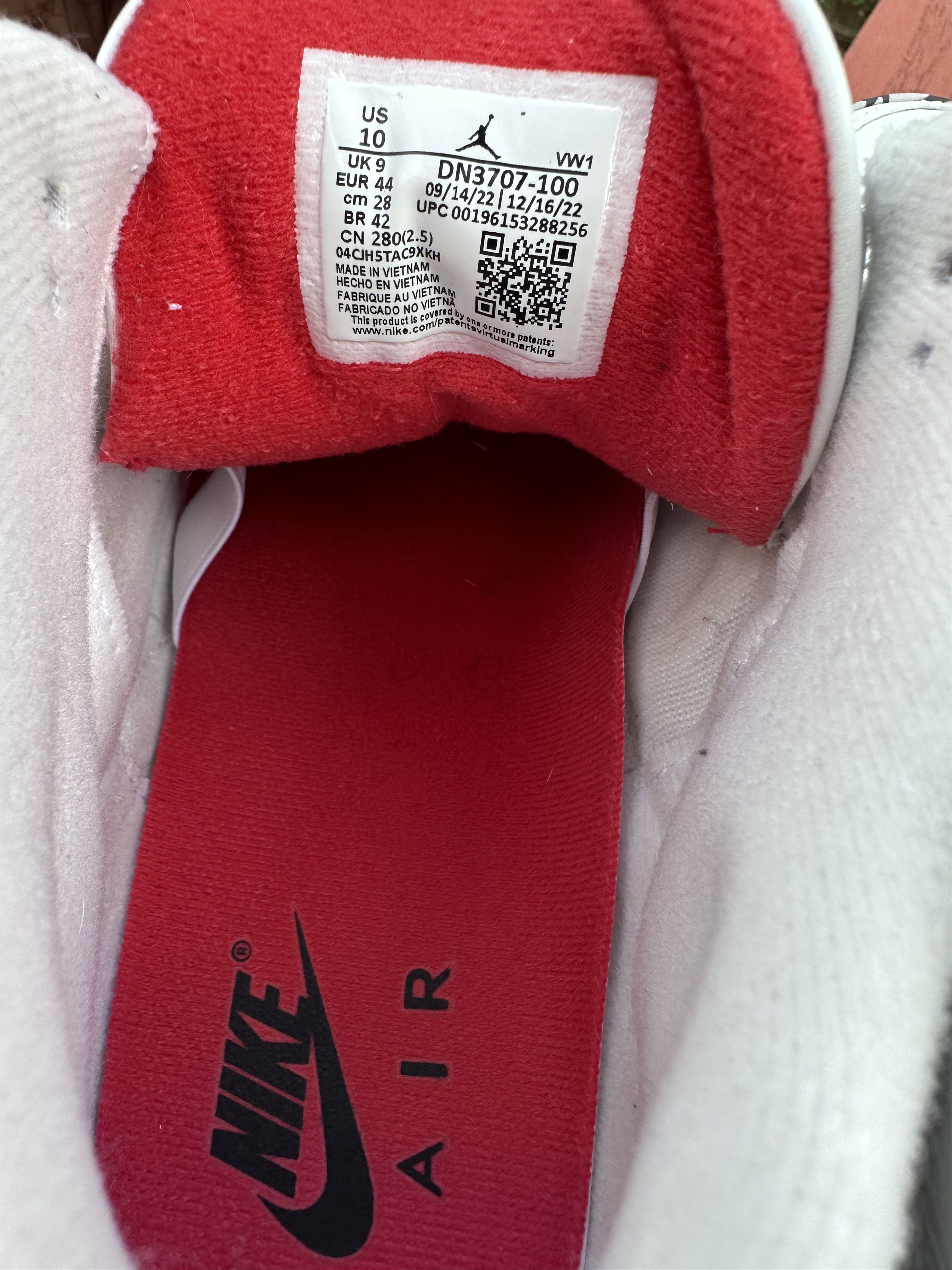 Jordan Brand Jordan 3 White Cement Reimagined Size 10 Size US 10 / EU 43 - 9 Thumbnail